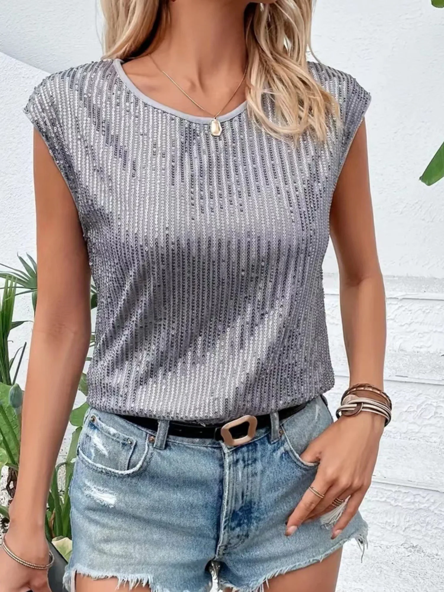 Sequins Round Neck Sleeveless Tank Tops - Image 7