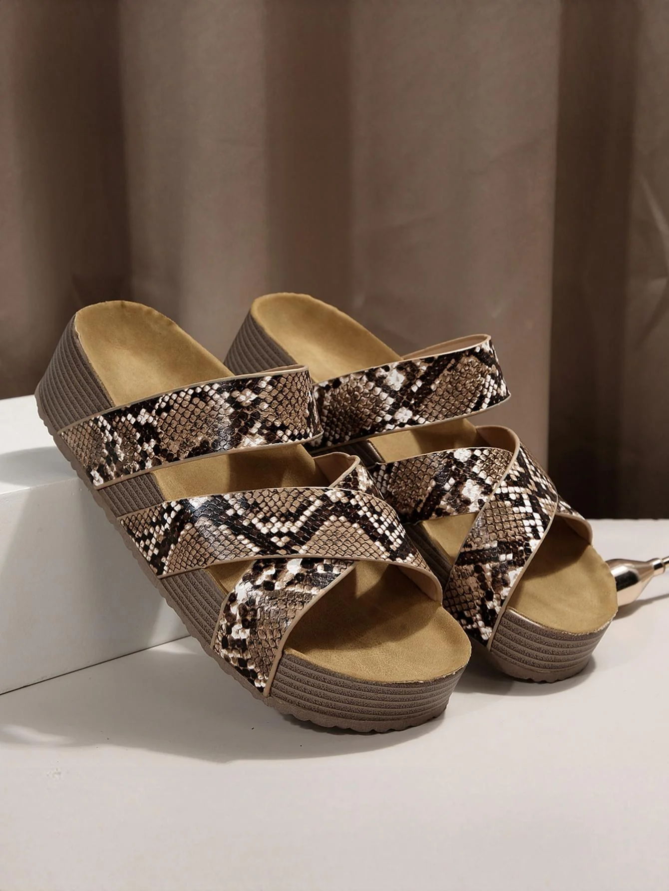 Cross-strap Woven Sandals - Image 8