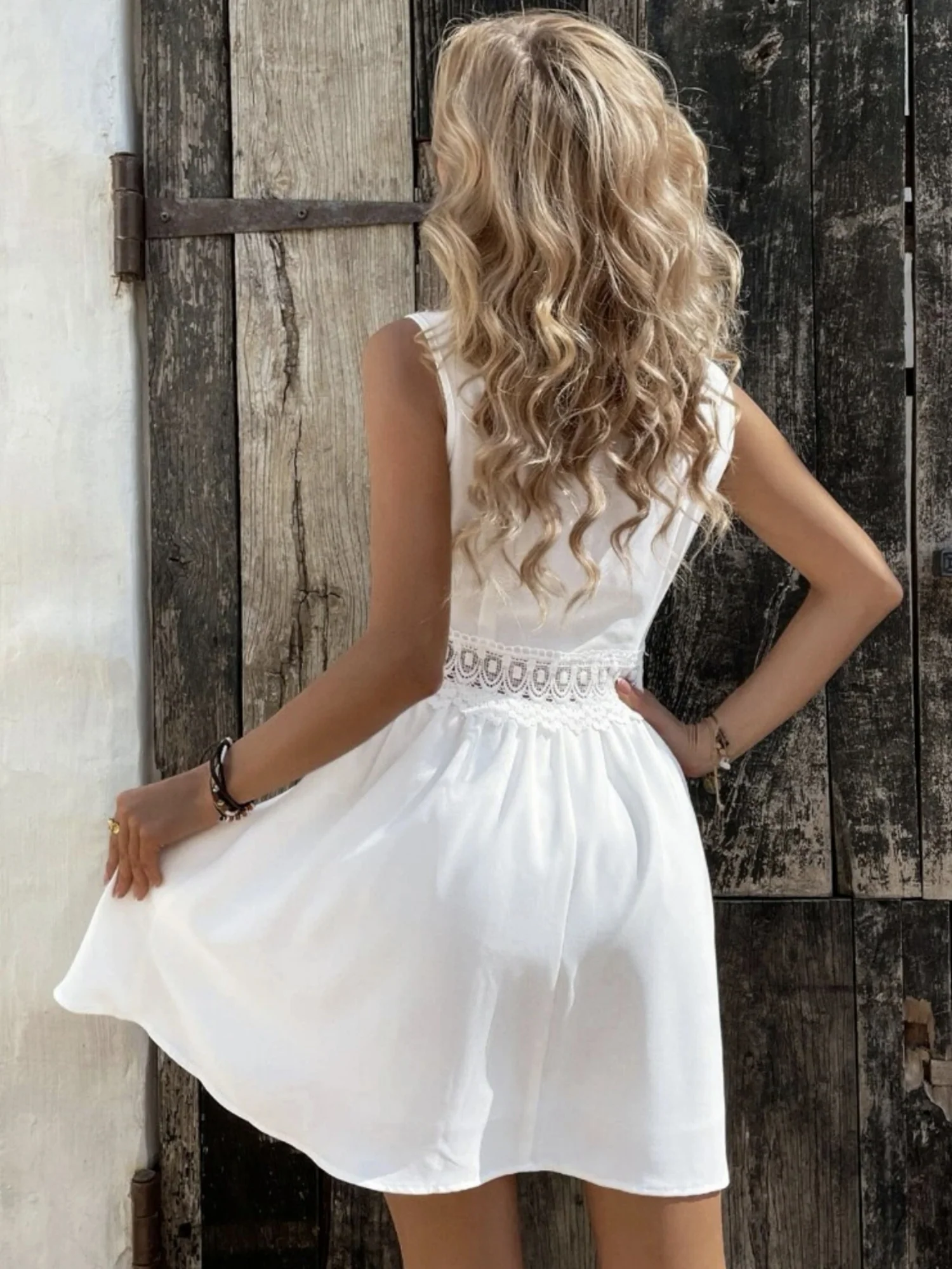 Lace Cutout Embroidered Lace V-neck Sleeveless Mini&Short Dresses - Image 2