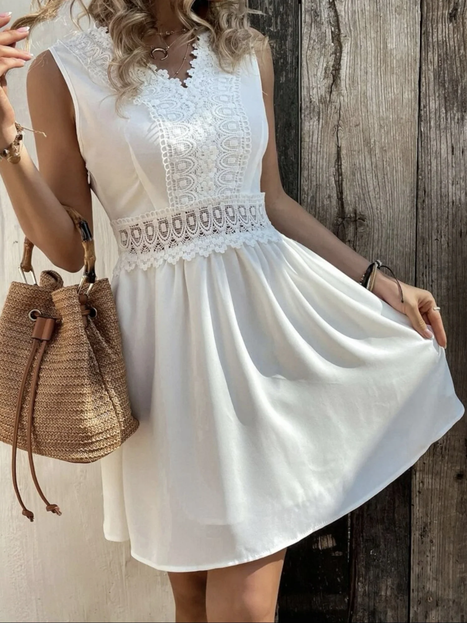 Lace Cutout Embroidered Lace V-neck Sleeveless Mini&Short Dresses - Image 4