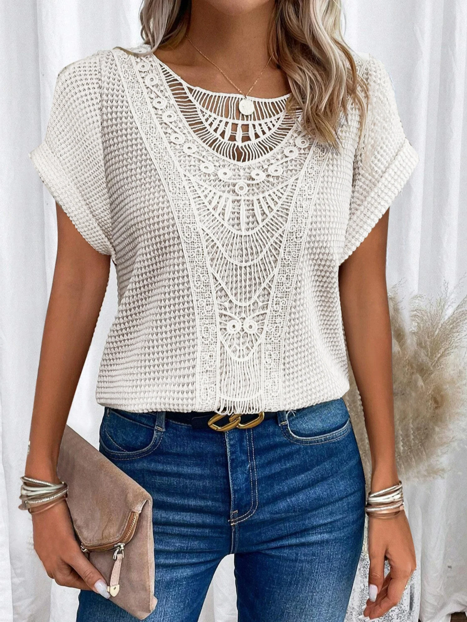 Openwork Lace Crew Neck Patchwork Cropped T-shirt - Image 2