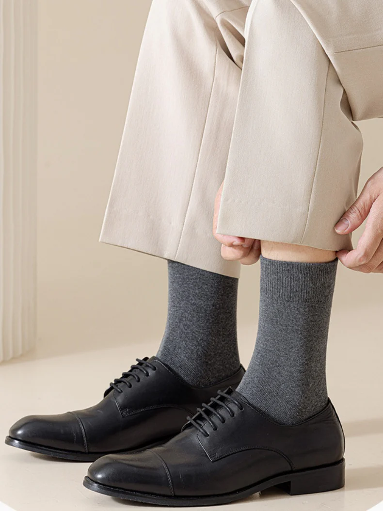 Four Seasons Antibacterial Breathable Anti-odor Medium Tube Socks - Image 5
