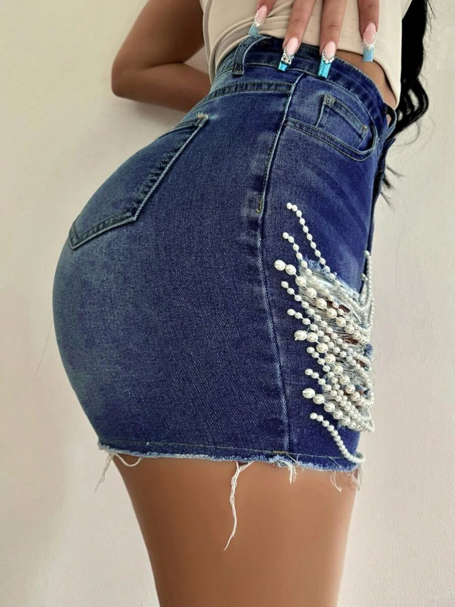 High-waisted, Slimming Pearl Chain Ripped Denim Shorts - Image 4