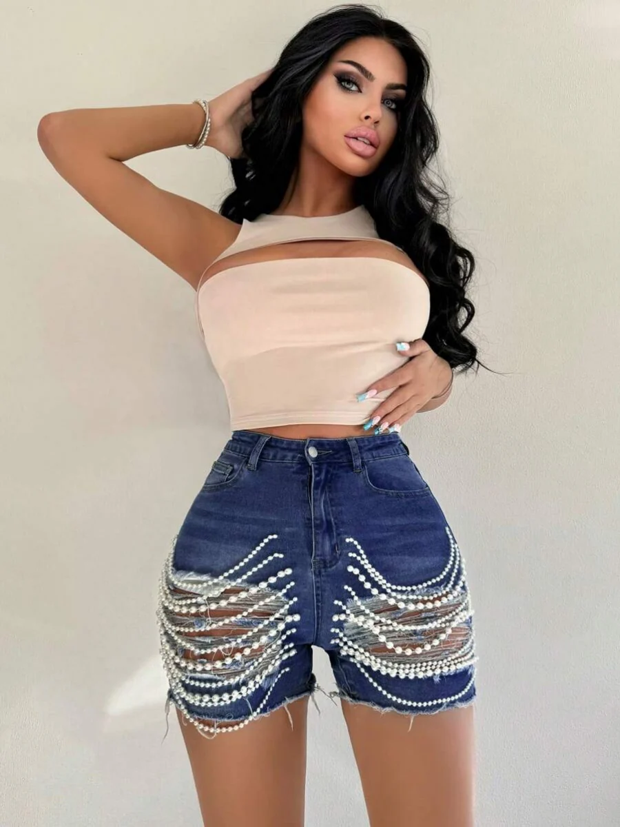 High-waisted, Slimming Pearl Chain Ripped Denim Shorts - Image 5