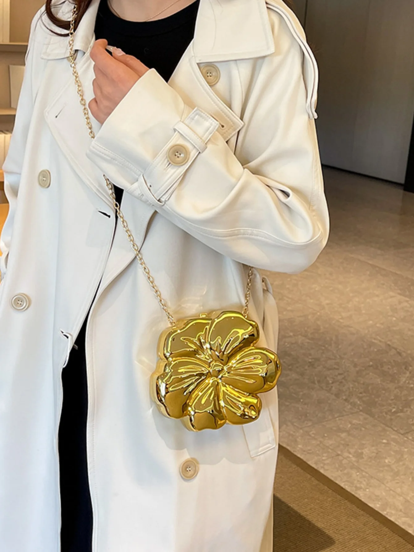 Personalized And Creative Acrylic Flower Evening Bag - Image 8