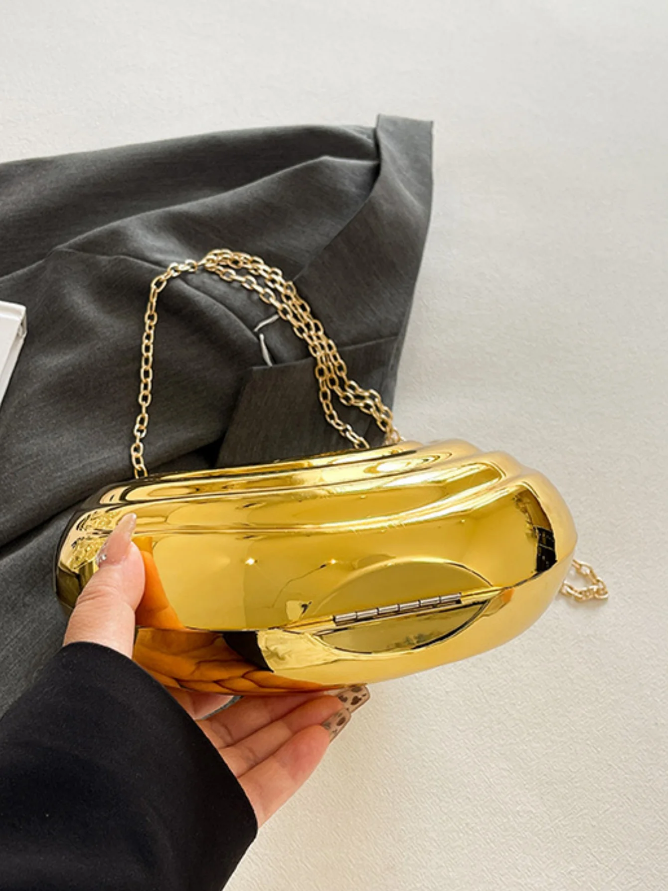 Acrylic Glossy Irregular-shaped Clutch/crossbody Bag For Evening Events - Image 8