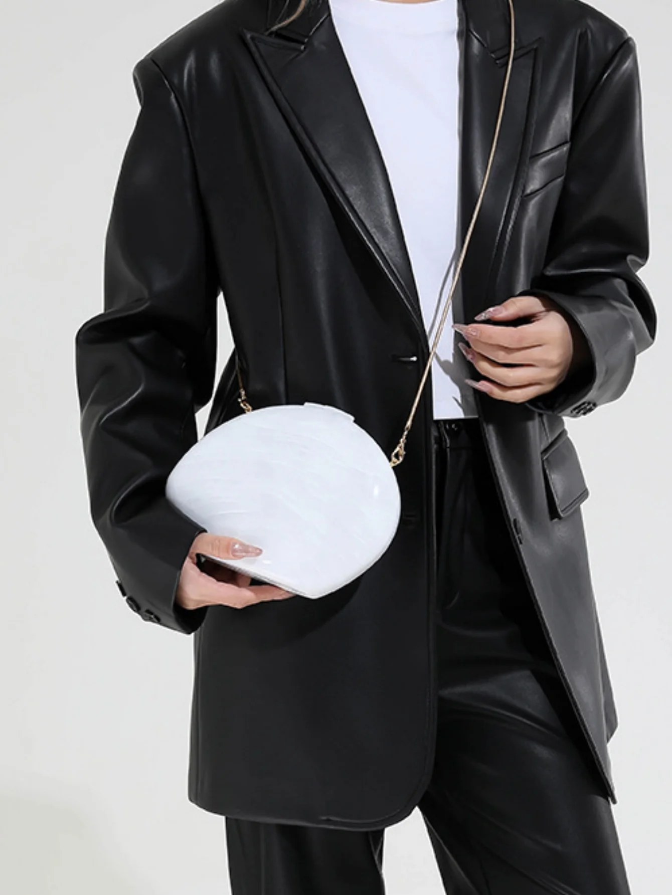 Oval Acrylic Seashell Evening Crossbody Bag - Image 15