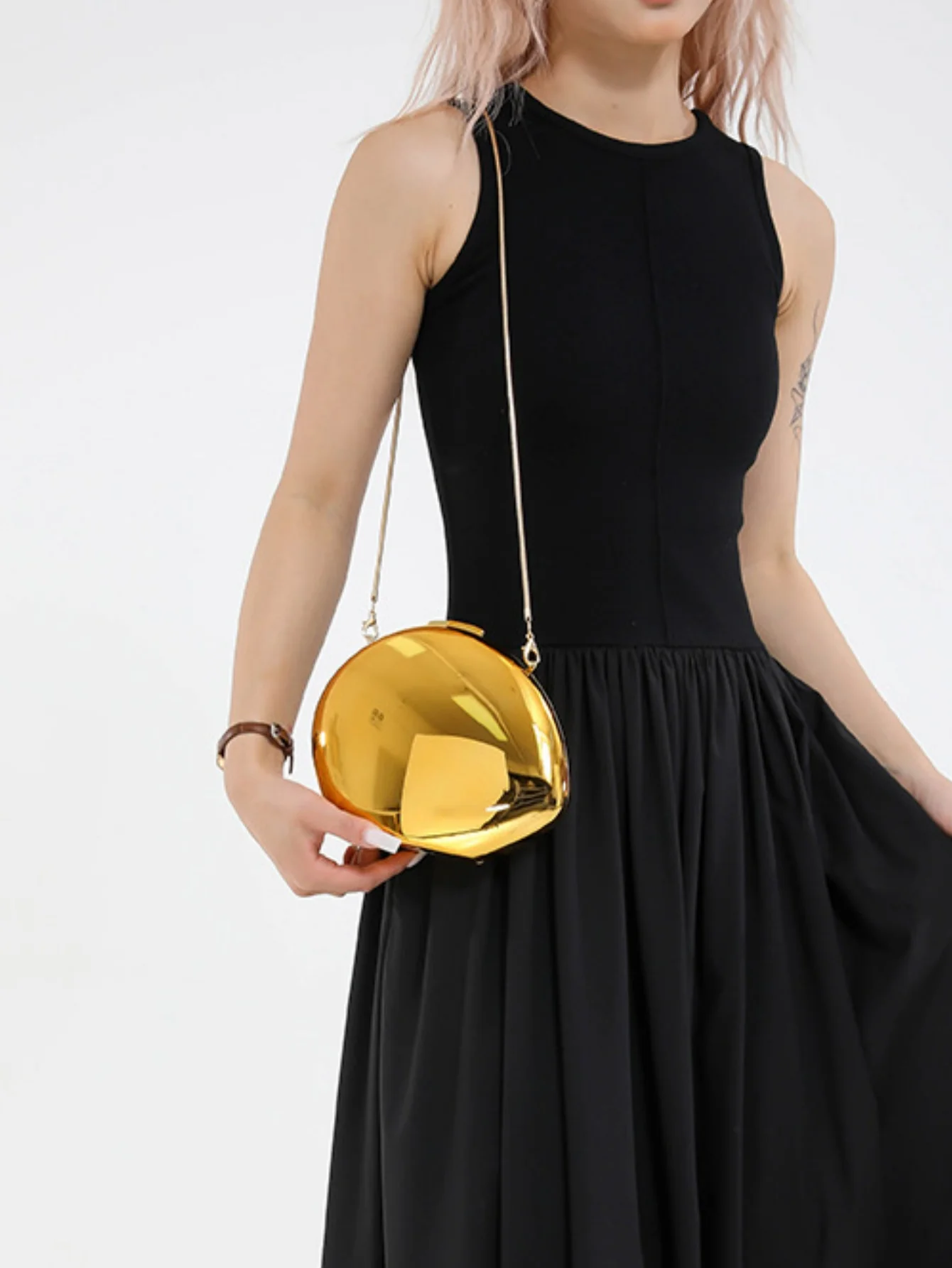 Oval Acrylic Seashell Evening Crossbody Bag - Image 3