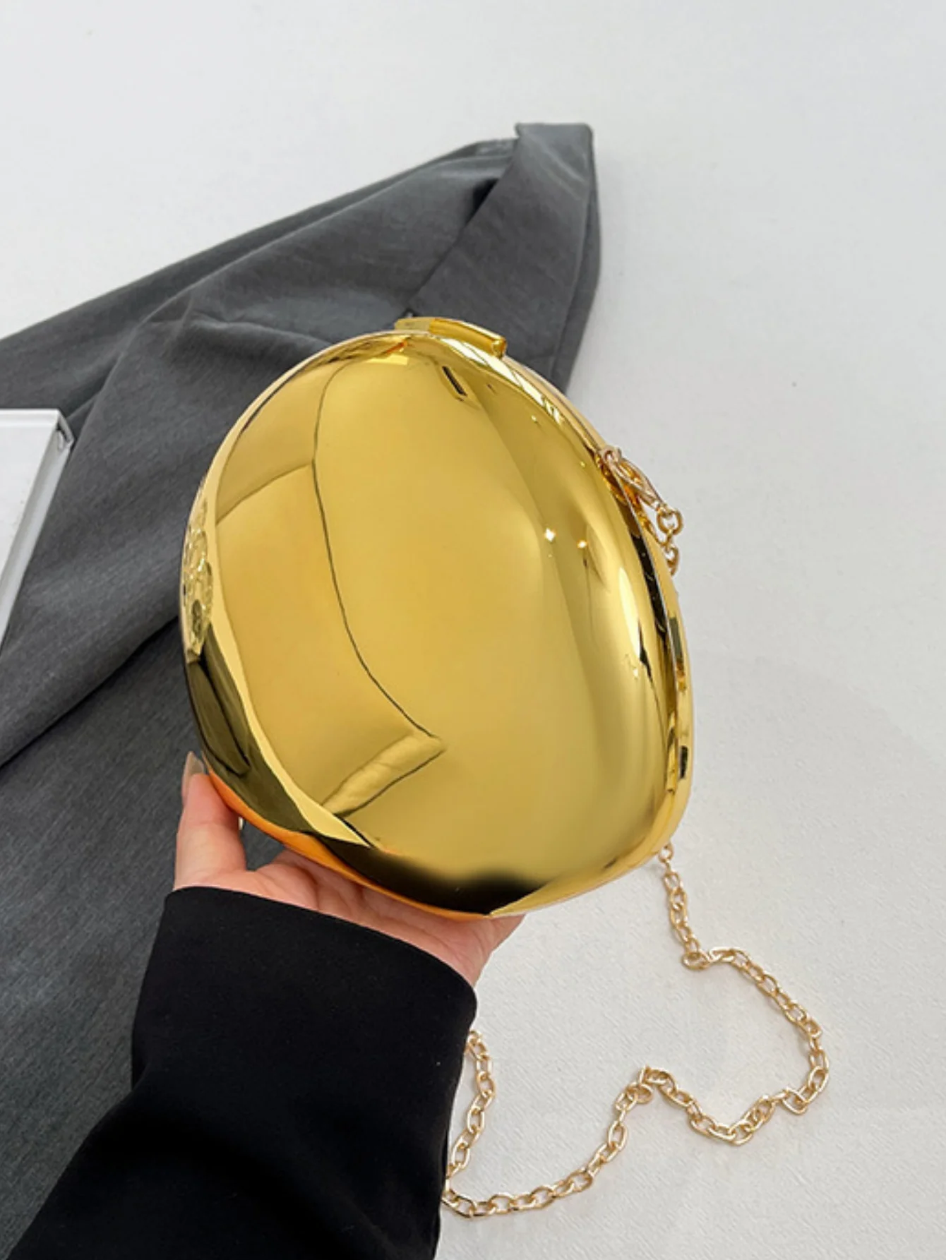 Oval Acrylic Seashell Evening Crossbody Bag - Image 7