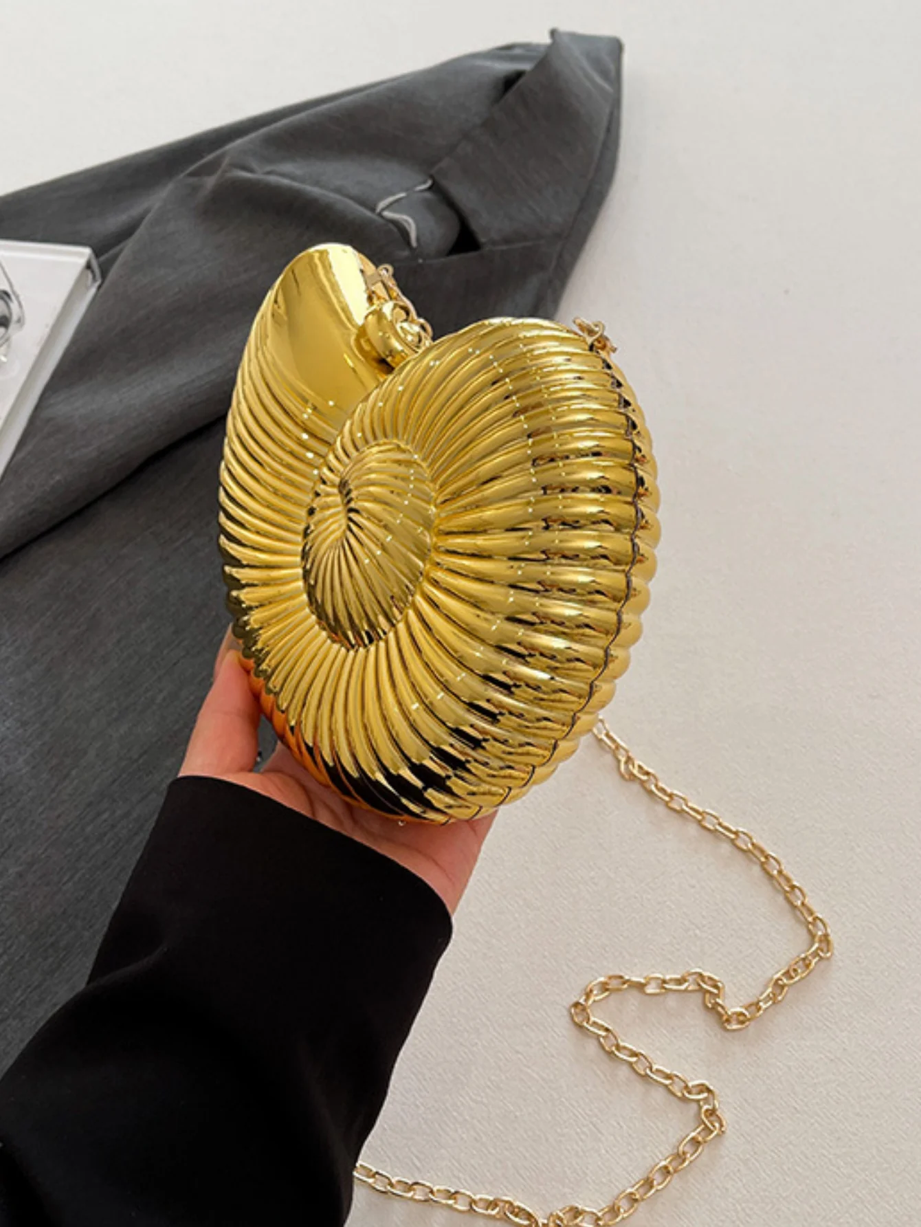 Design-conscious Seashell Acrylic Crossbody Bag - Image 7