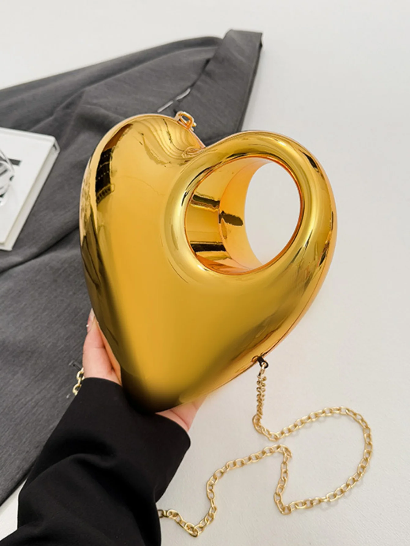Heart-shaped Evening Shoulder Bag - Image 10
