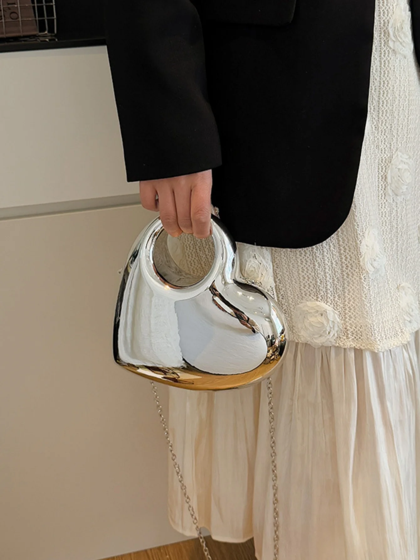 Heart-shaped Evening Shoulder Bag - Image 2