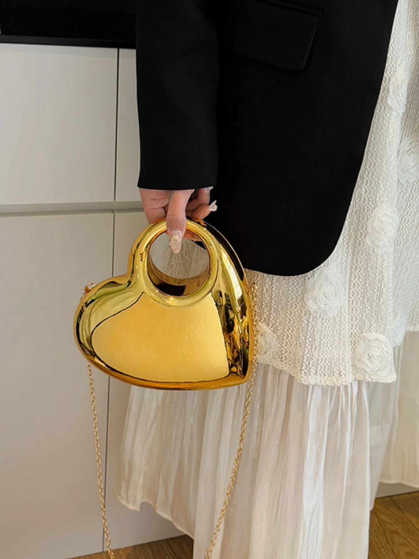 Heart-shaped Evening Shoulder Bag - Image 8