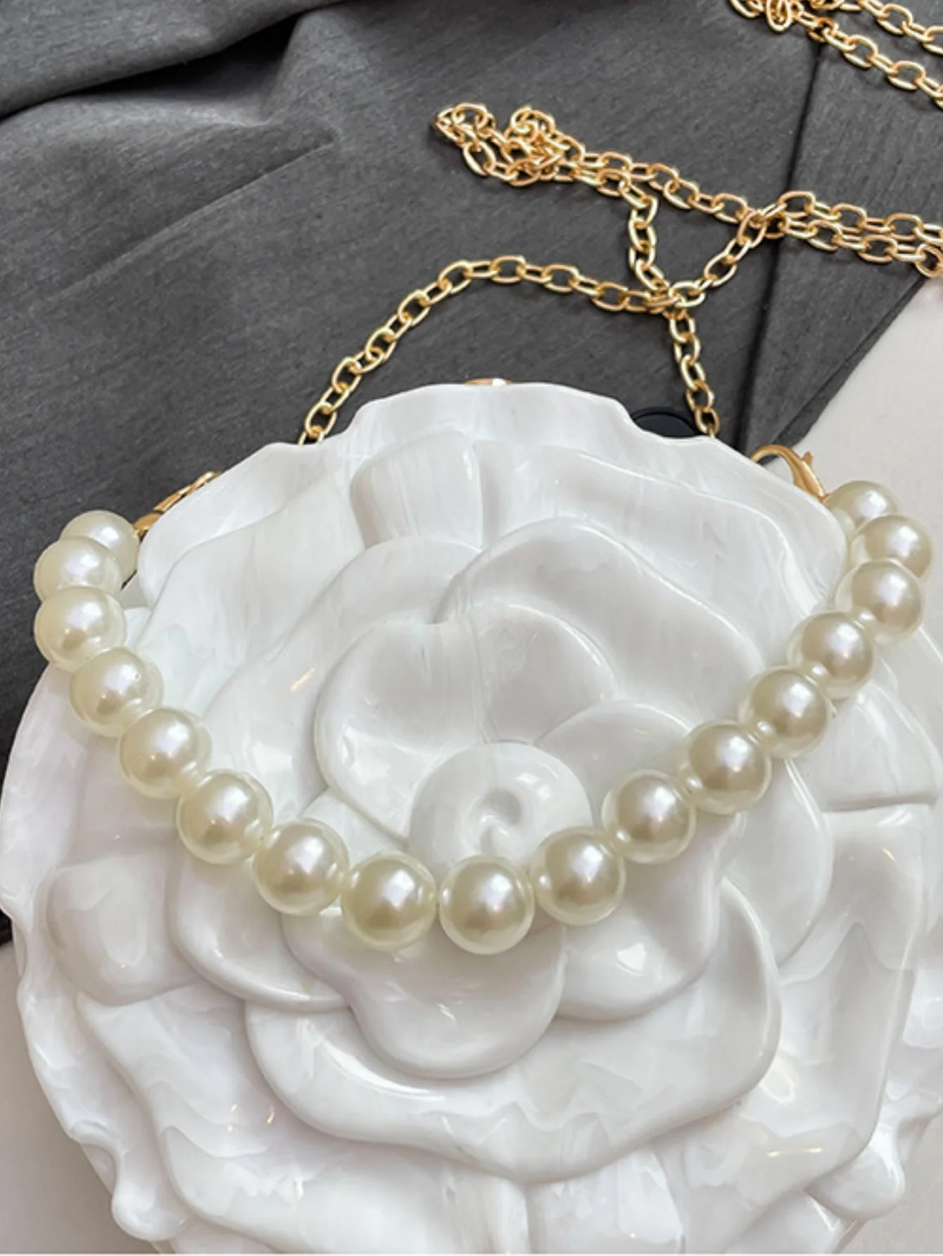 Flower-shaped Round Evening Shoulder Bag - Image 23