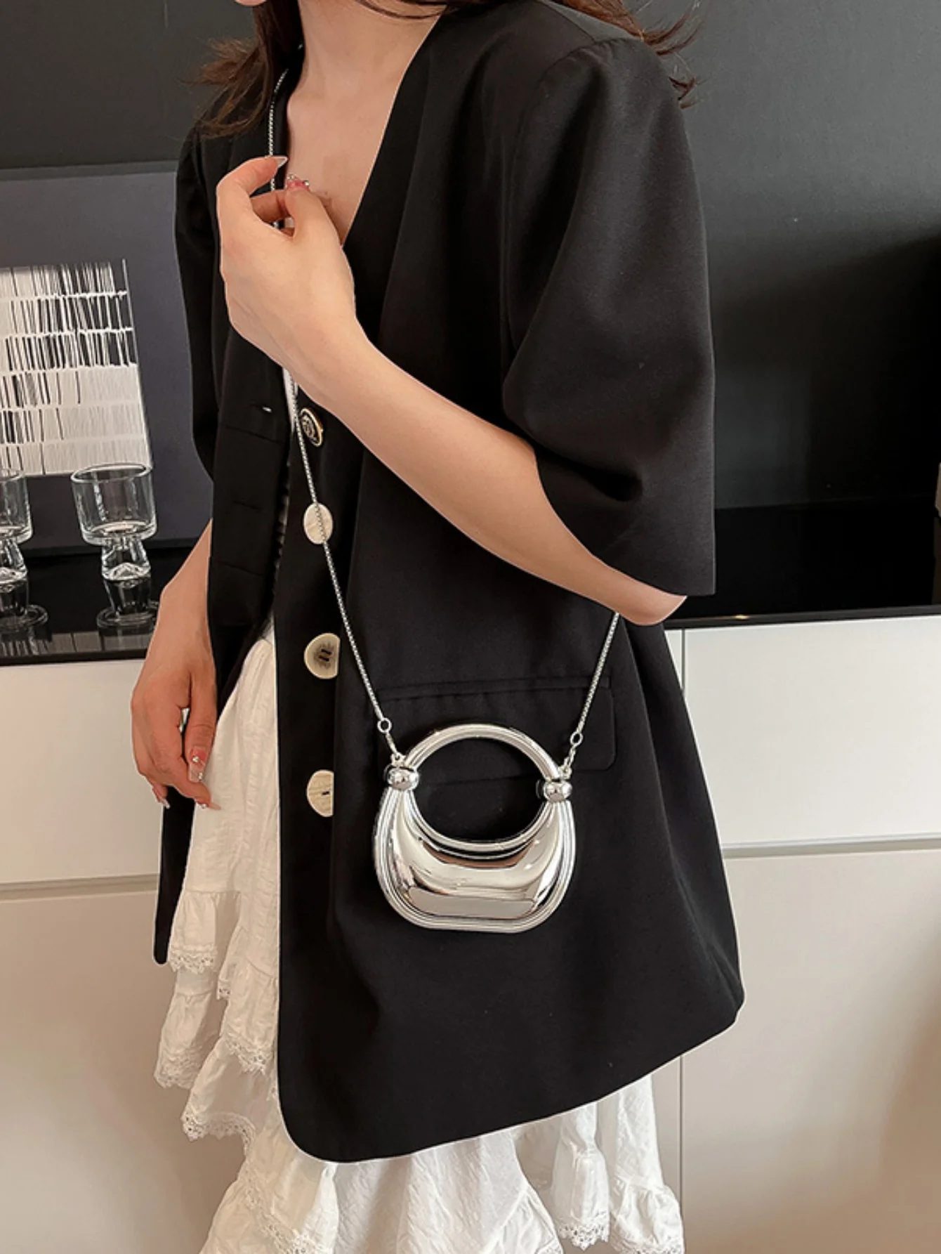 Chain Banquet Wristlet Rope Knot Handbag Acrylic Crossbody Bag - Image 4