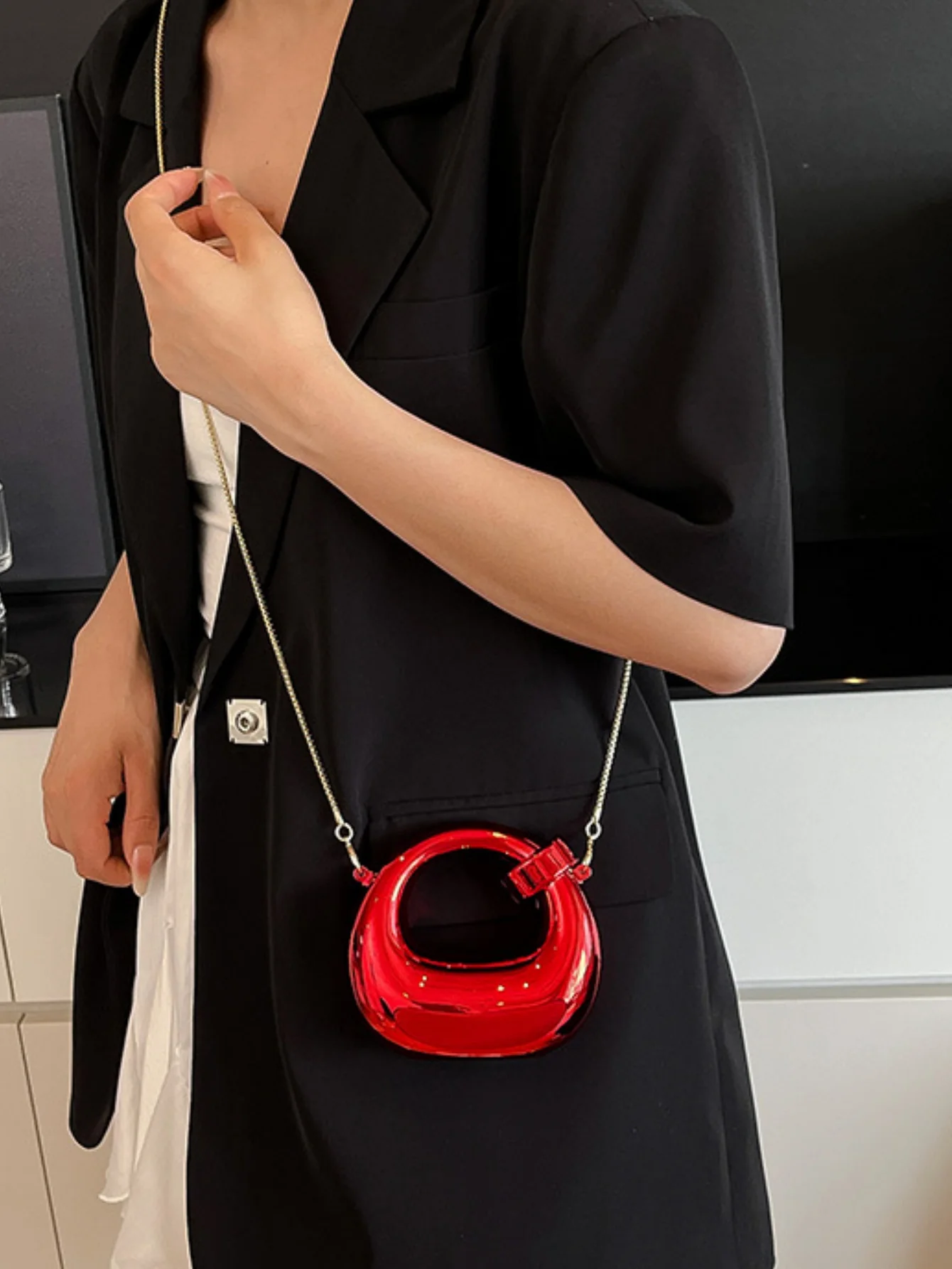 Trendy Niche Bracelet Handbag Mini Evening Crossbody Bag - Image 4