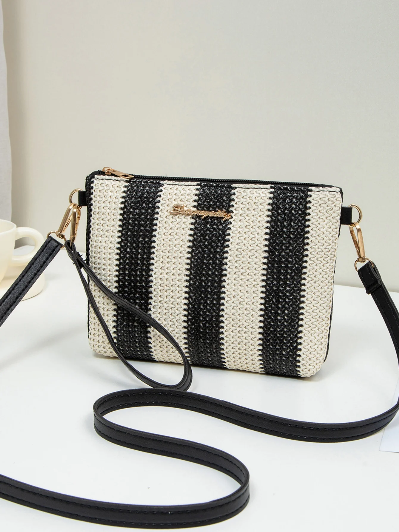 Resort Striped Straw Crossbody Bag - Image 8