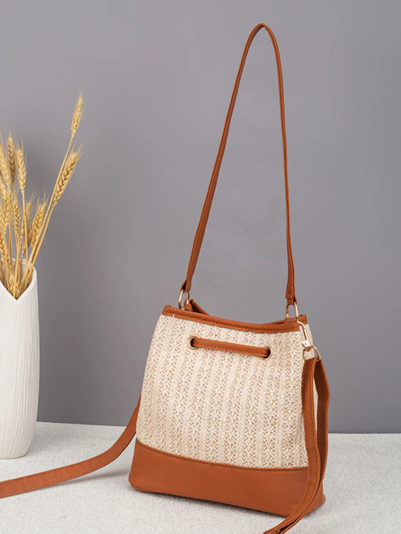 Vacation Straw Patchwork Crossbody Bag - Image 4