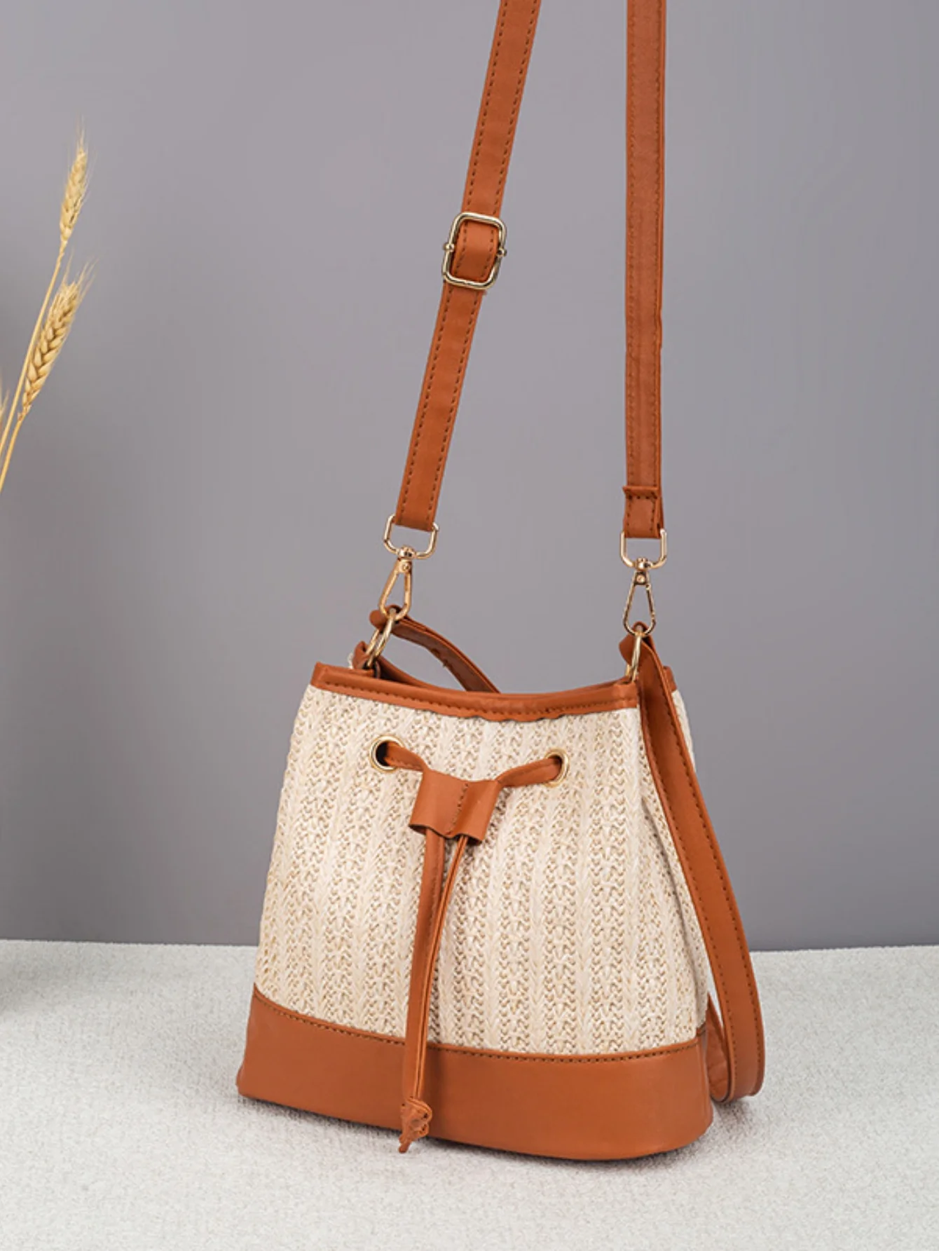 Vacation Straw Patchwork Crossbody Bag - Image 5