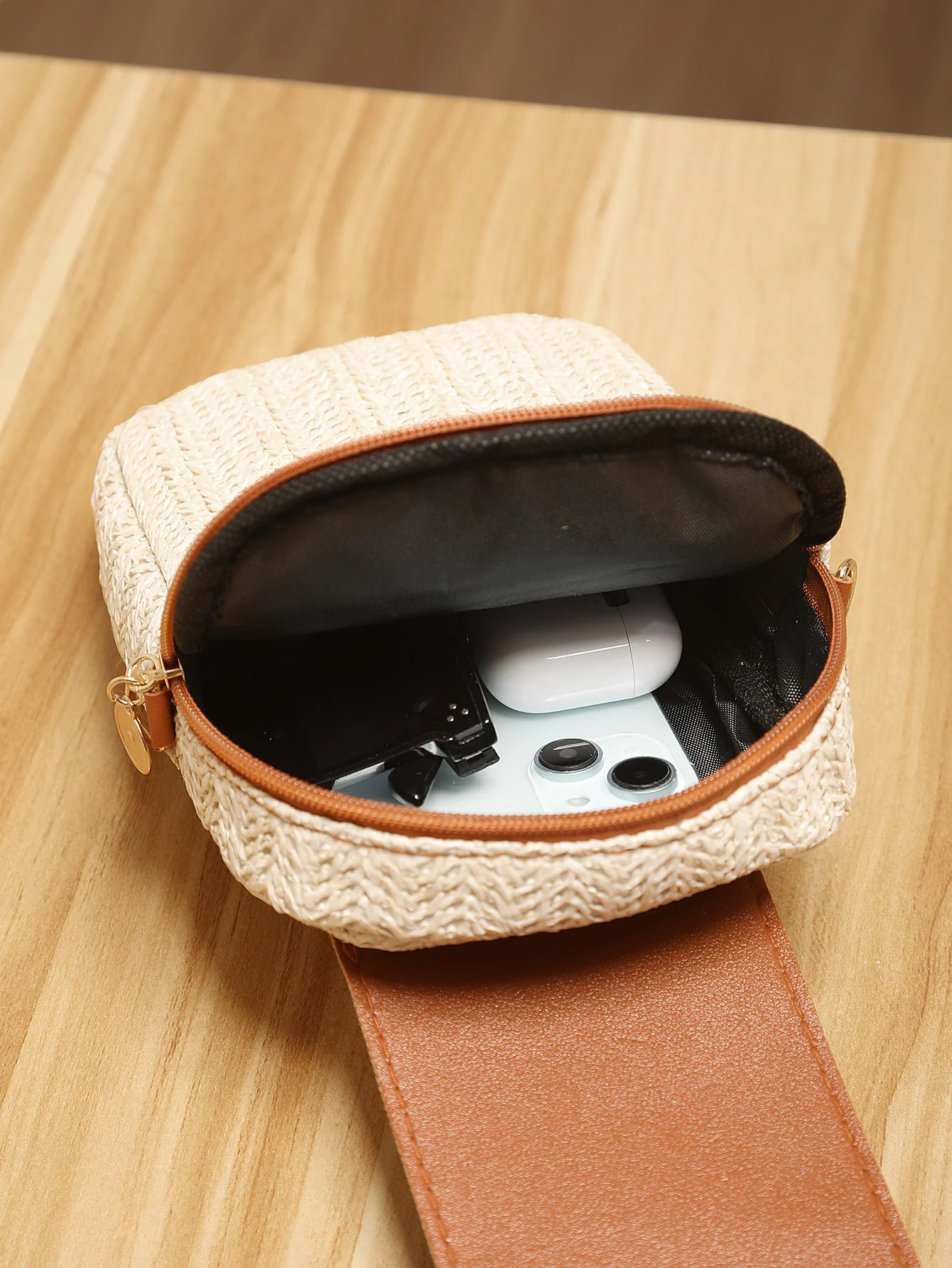 Vacation Straw Patchwork Crossbody Bag - Image 5