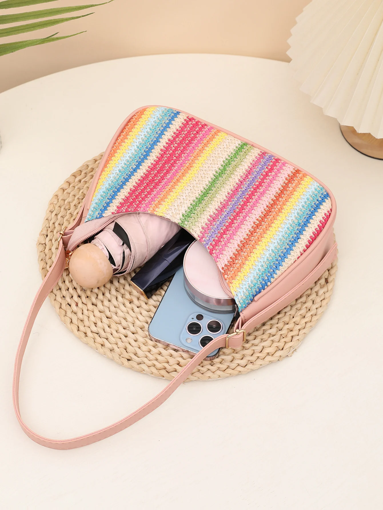 Colorful Straw Shoulder Bag For Vacation - Image 5
