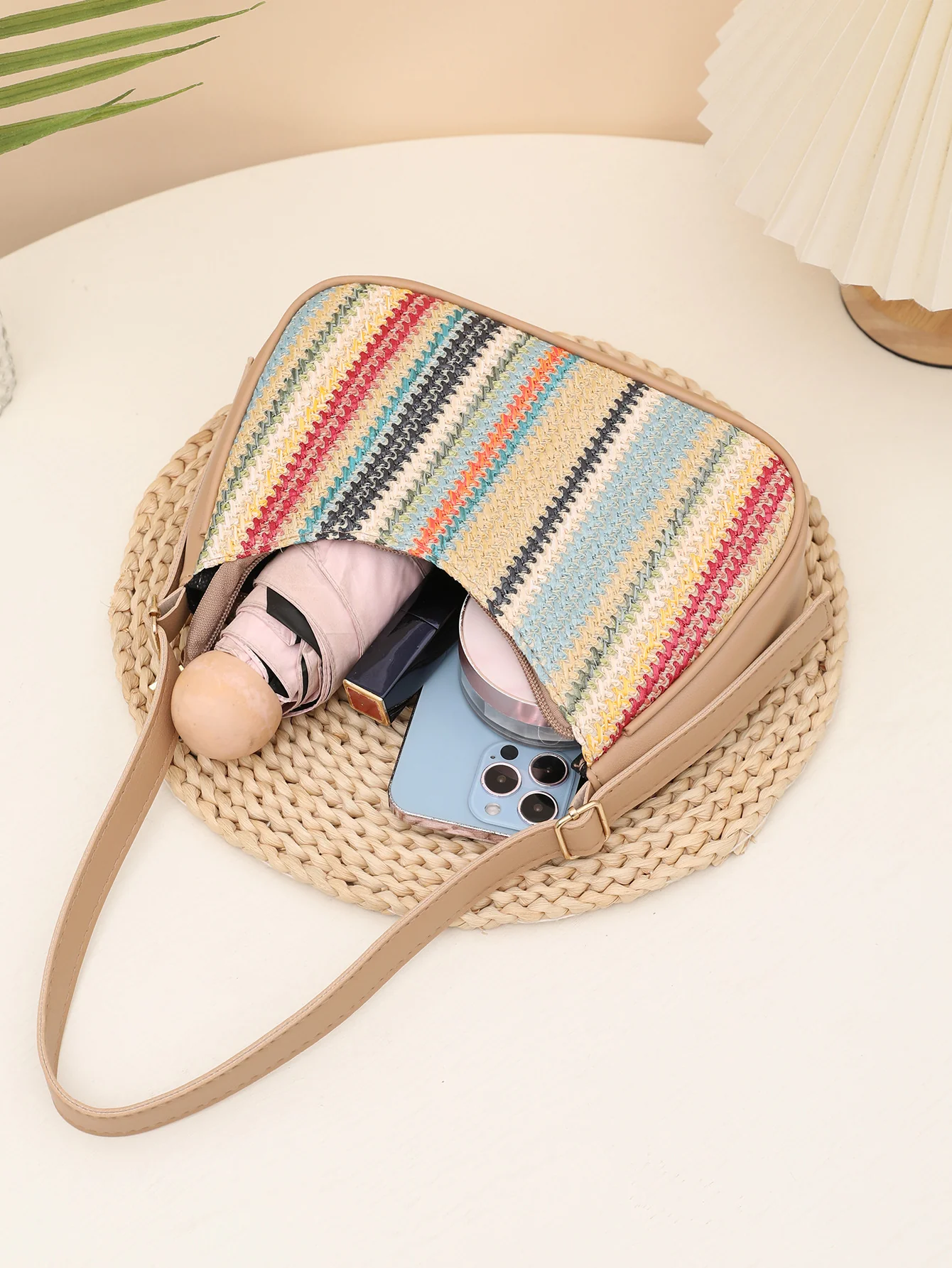 Colorful Straw Shoulder Bag For Vacation - Image 8