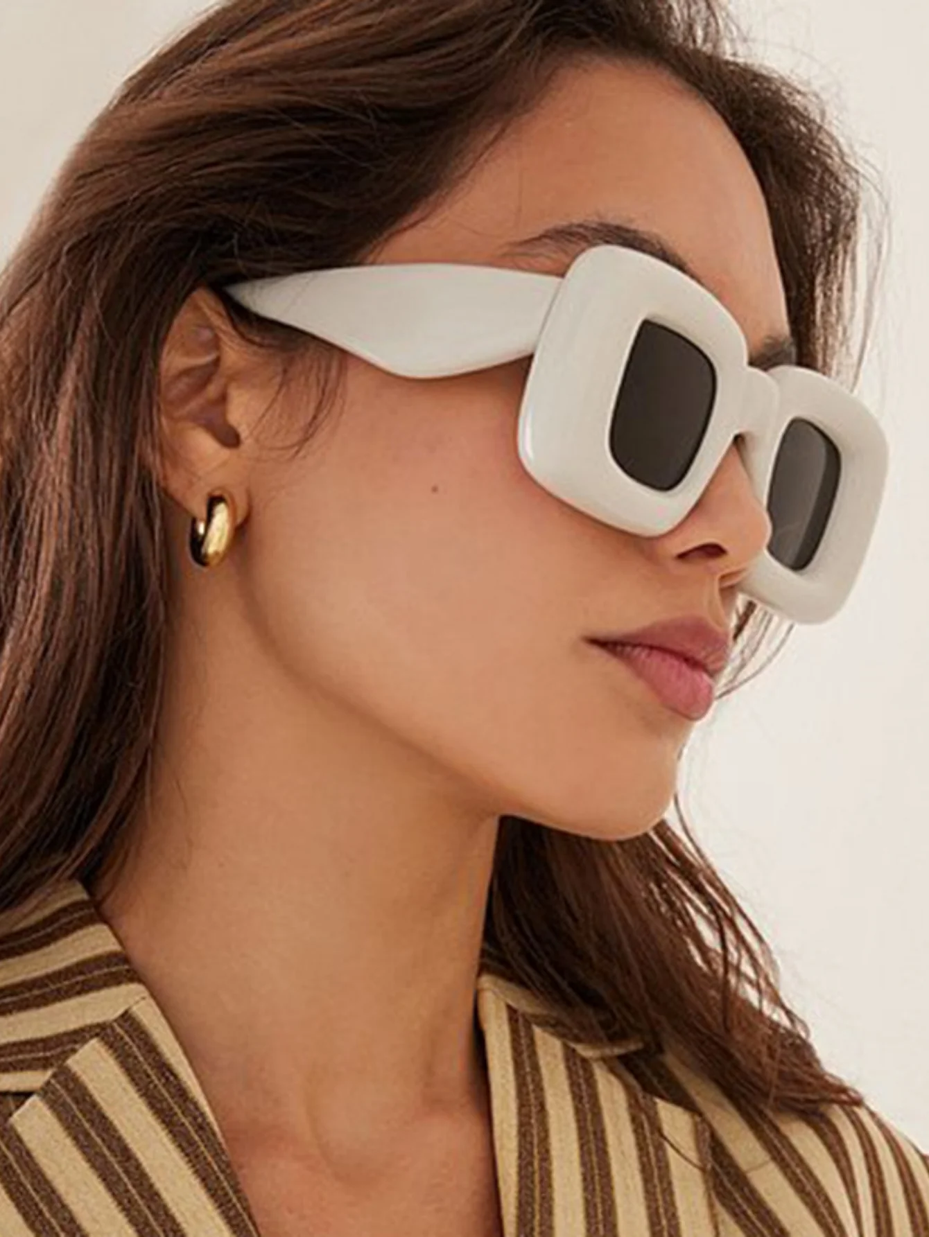 Irregular Full-rim Square Fashion Glasses - Image 3