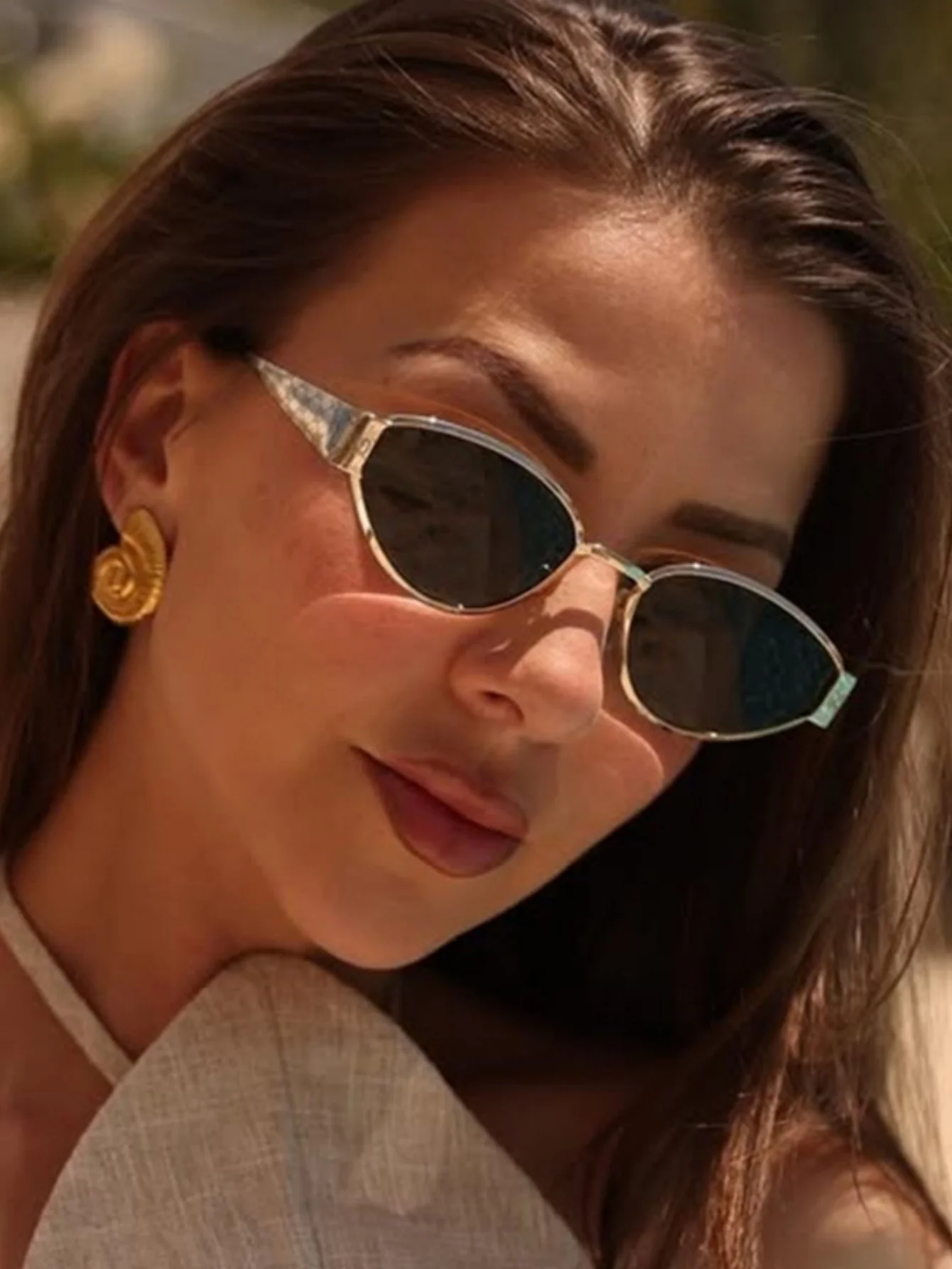 Full-frame Cat-eye Sunglasses - Image 2