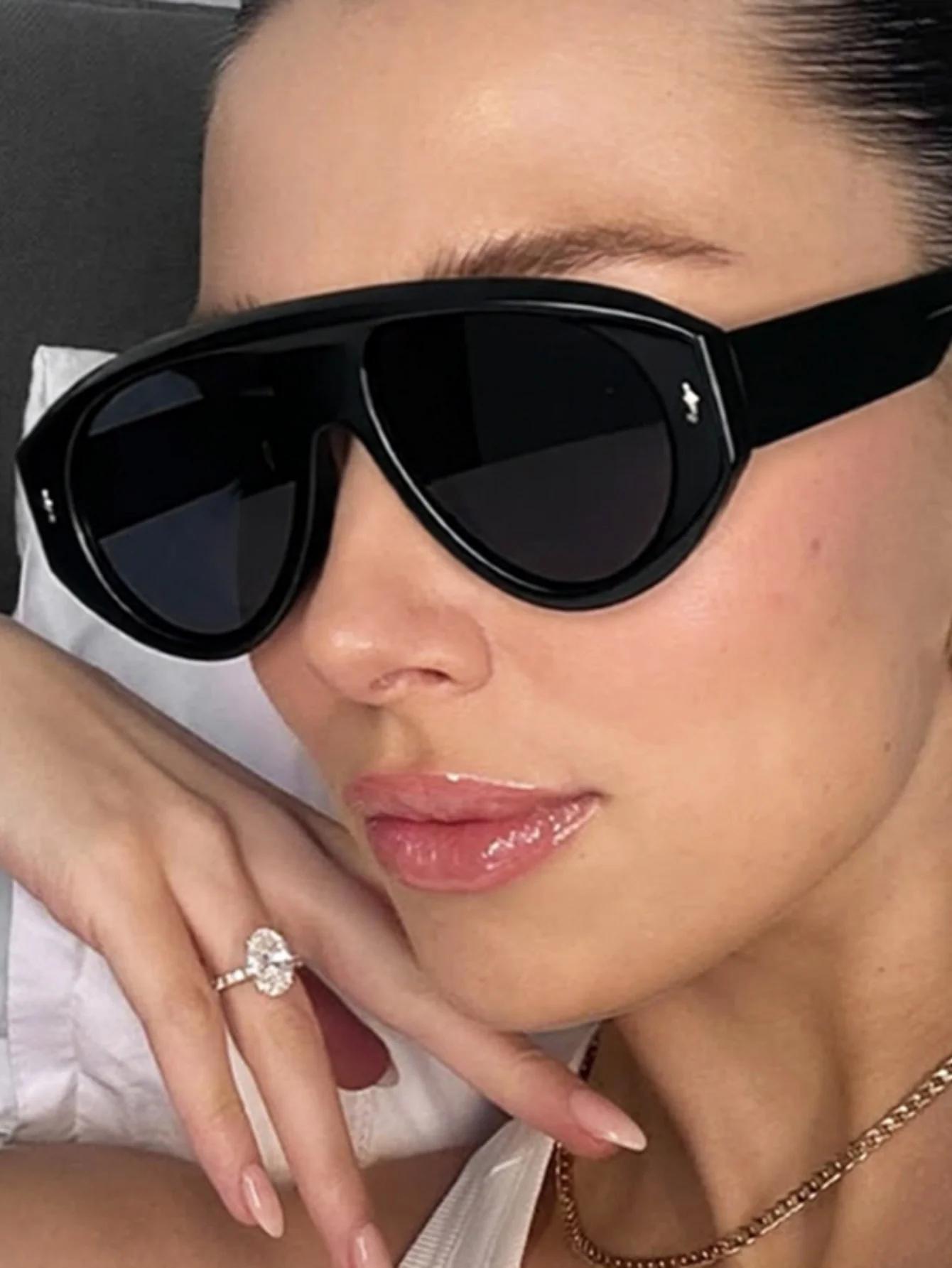 Full-frame Irregular Sunglasses