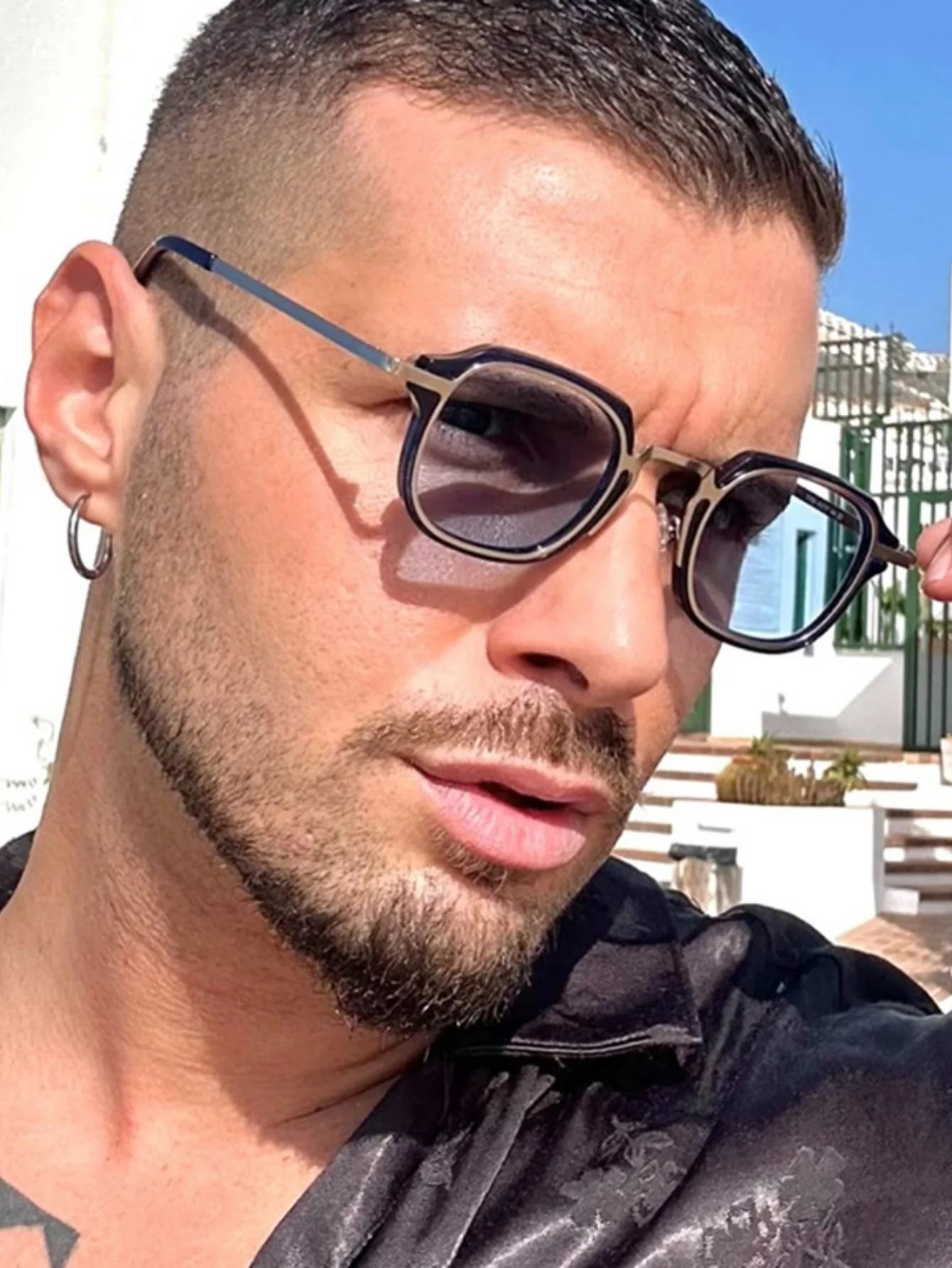 Full-frame Square Sunglasses - Image 3