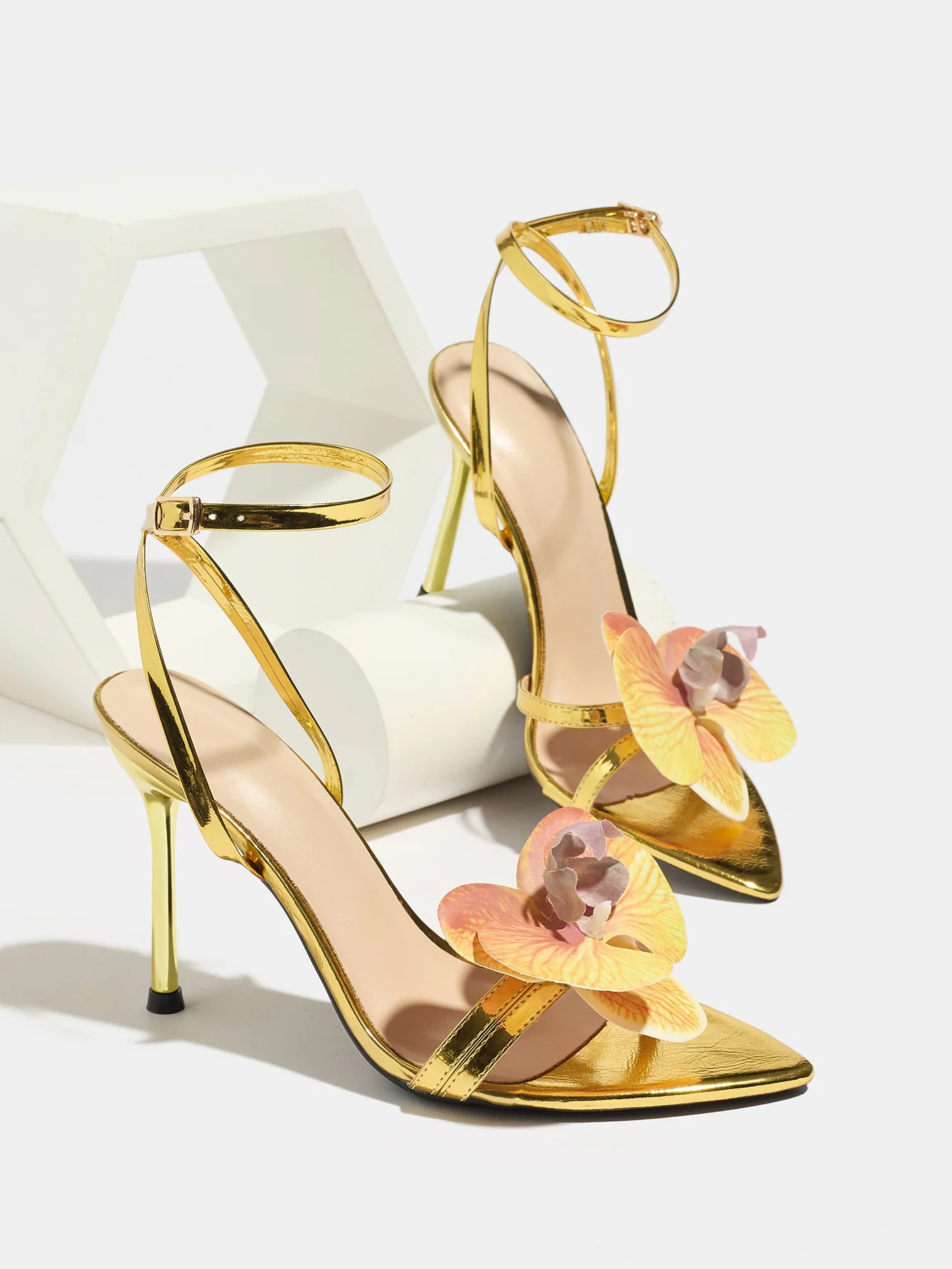 3D Floral Gold High-heeled Sandals - Image 6