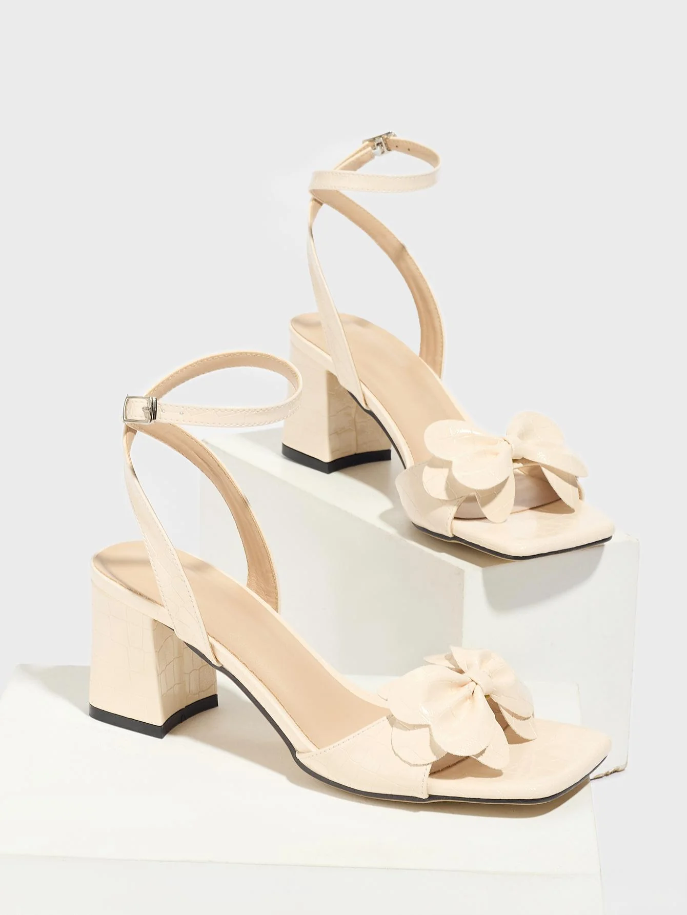 Apricot-colored Square-toe High-heeled Sandals With Three-dimensional Bow - Image 4