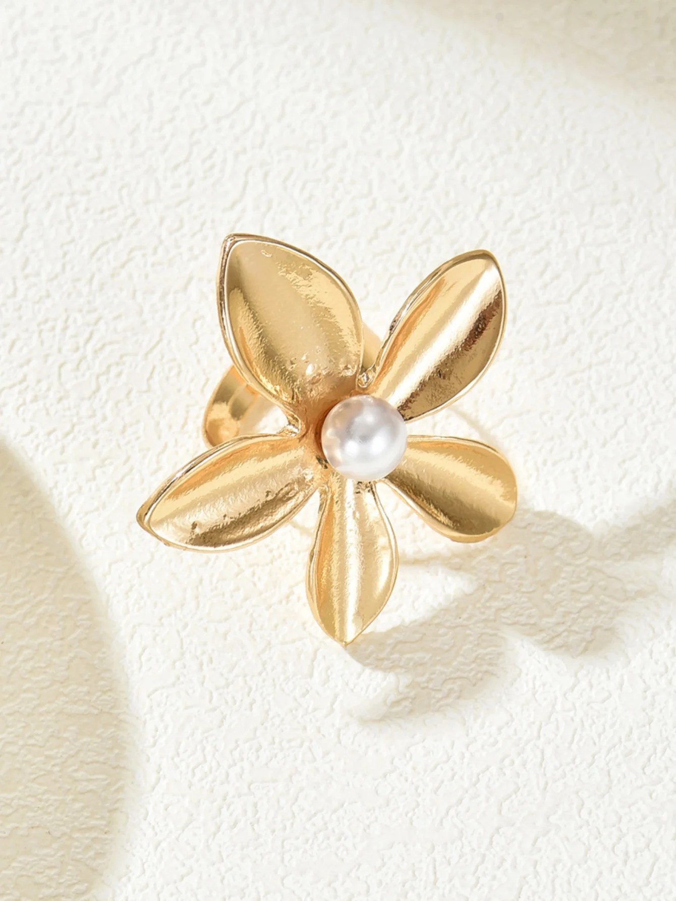 A Ring With An Exaggerated Design Inspired By Conch Shells And Starfish. - Image 15