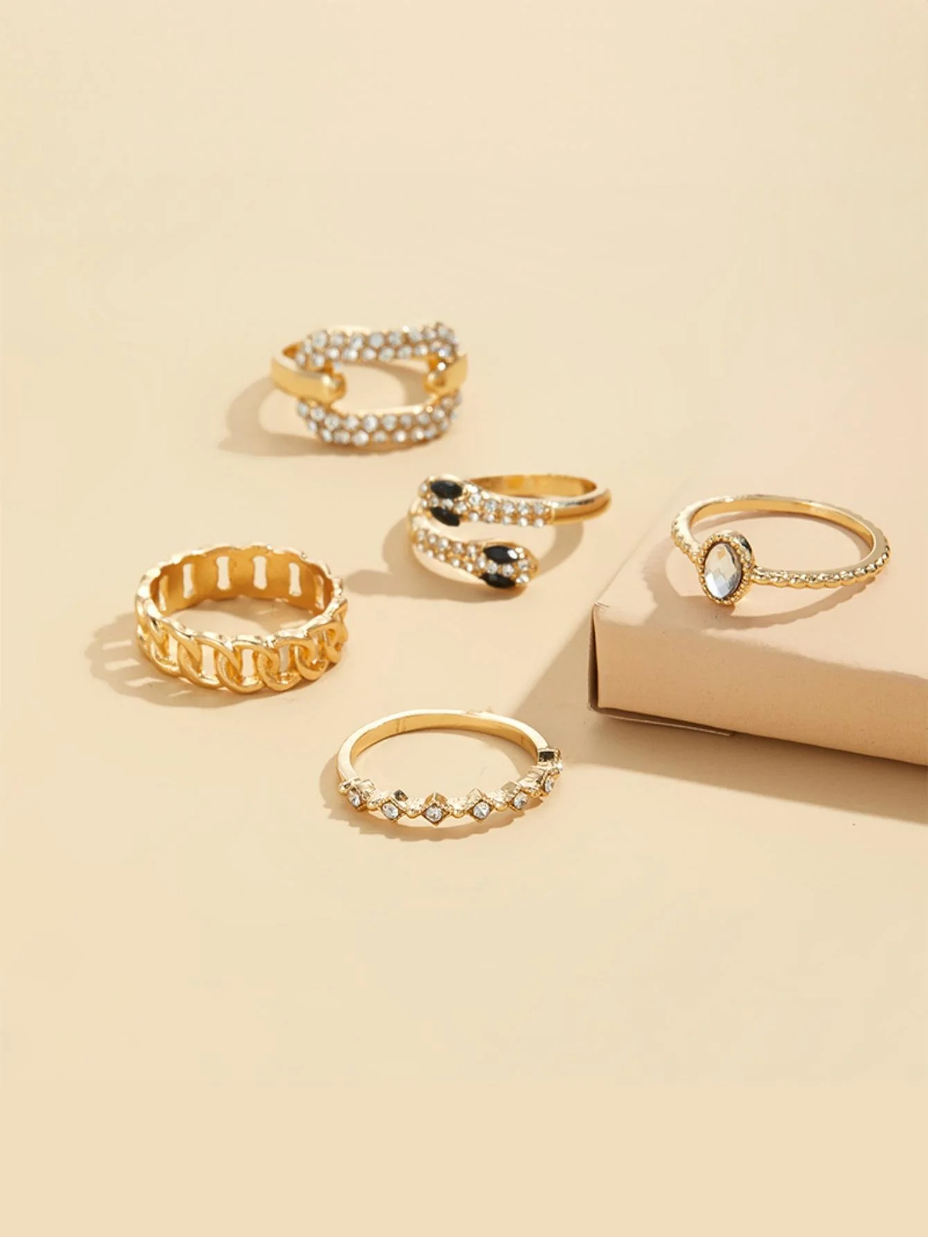 Snake-shaped Stacked Ring Set With Diamonds - Image 3