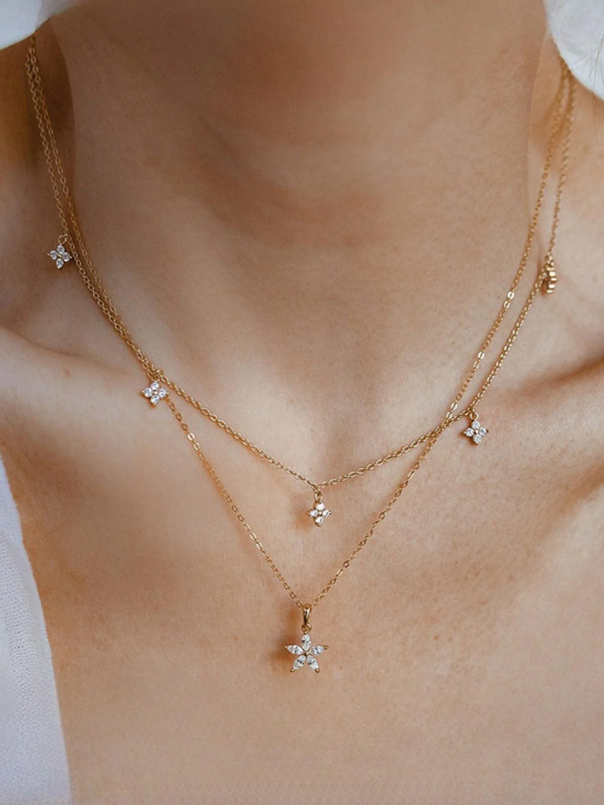 Five-pointed Star Diamond-encrusted Multi-layered Flower Necklace