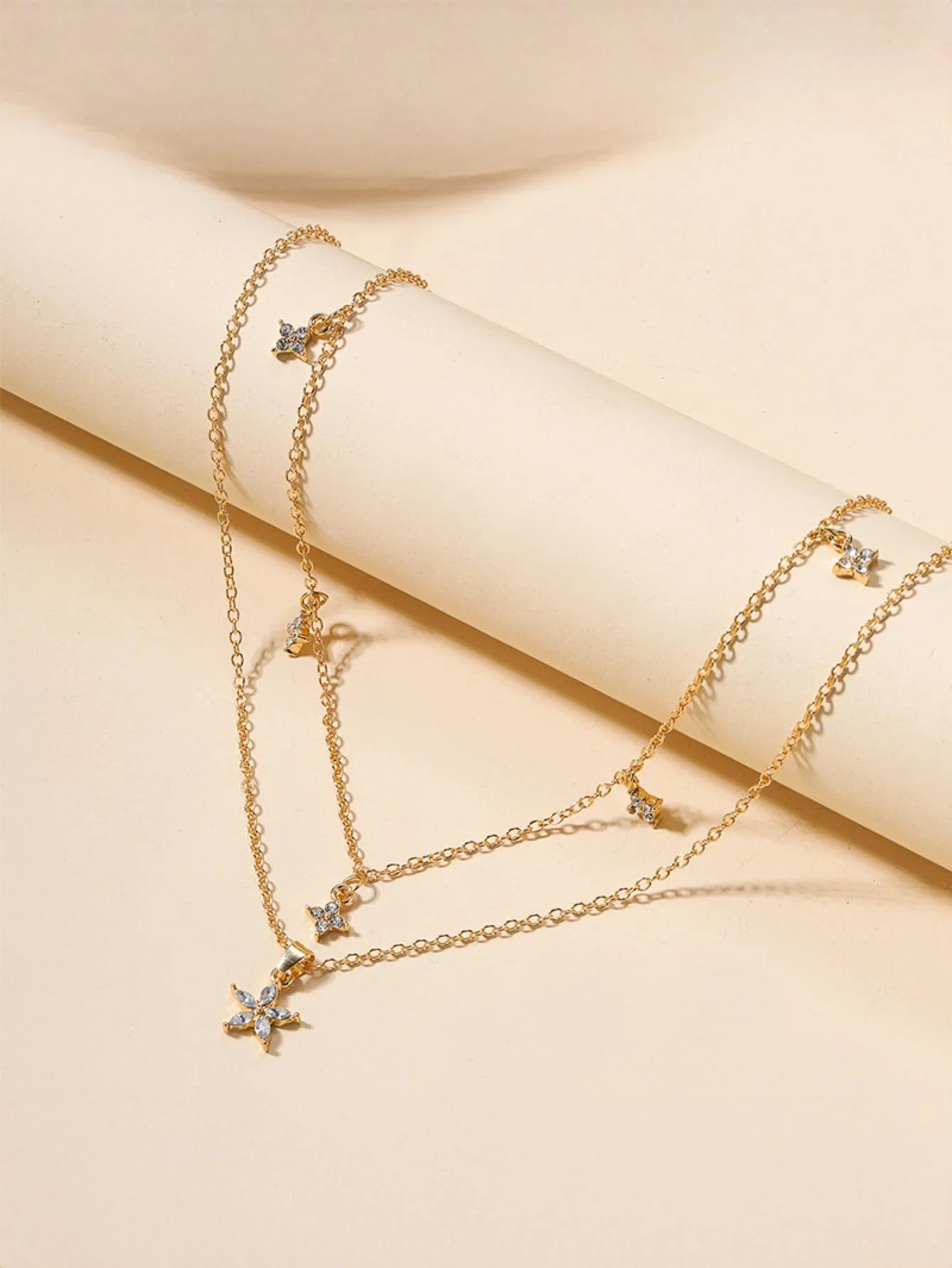 Five-pointed Star Diamond-encrusted Multi-layered Flower Necklace - Image 2