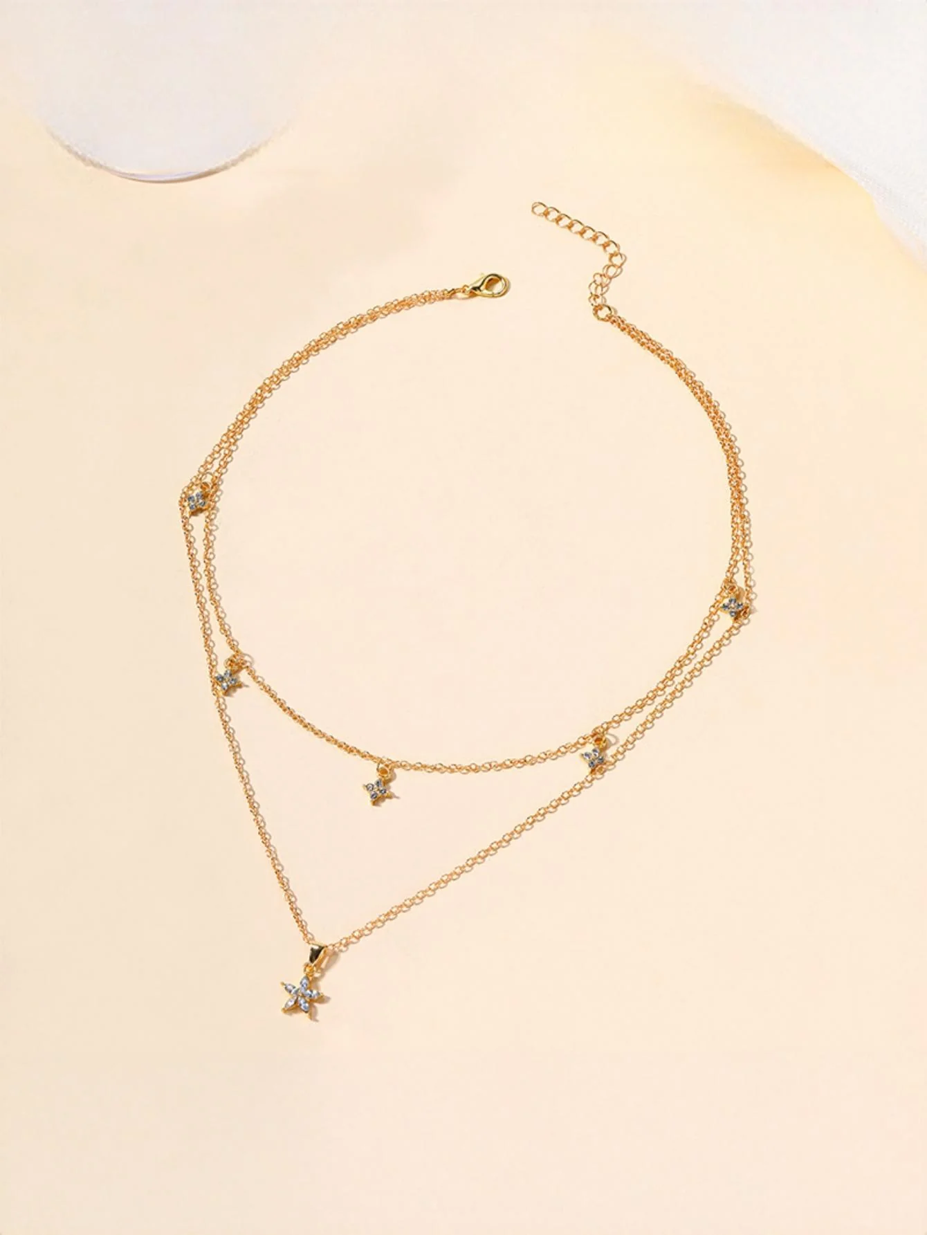 Five-pointed Star Diamond-encrusted Multi-layered Flower Necklace - Image 4