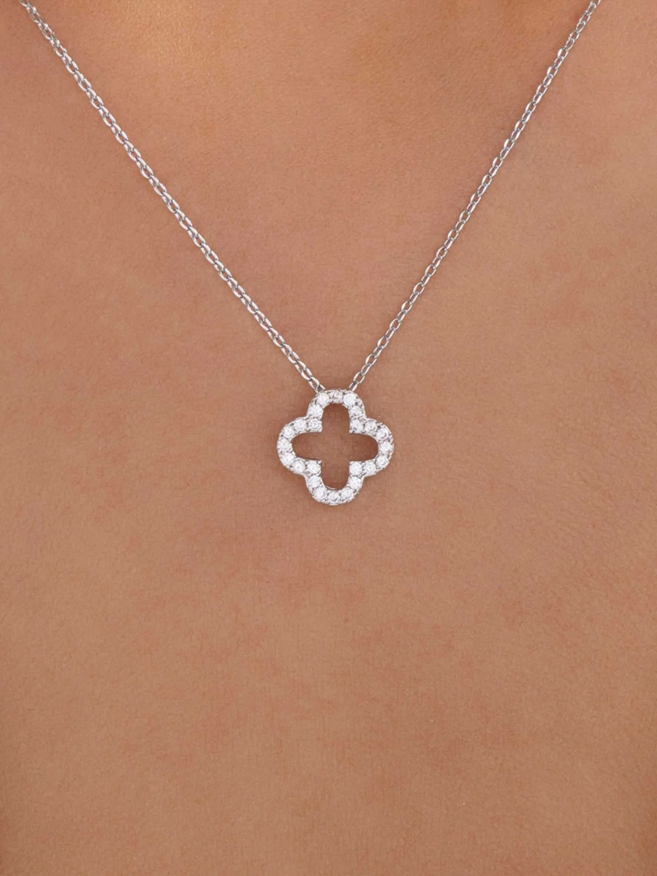 Four-leaf Clover Diamond Pendant Necklace