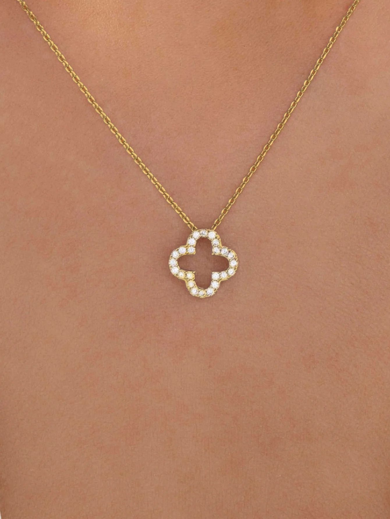 Four-leaf Clover Diamond Pendant Necklace - Image 6