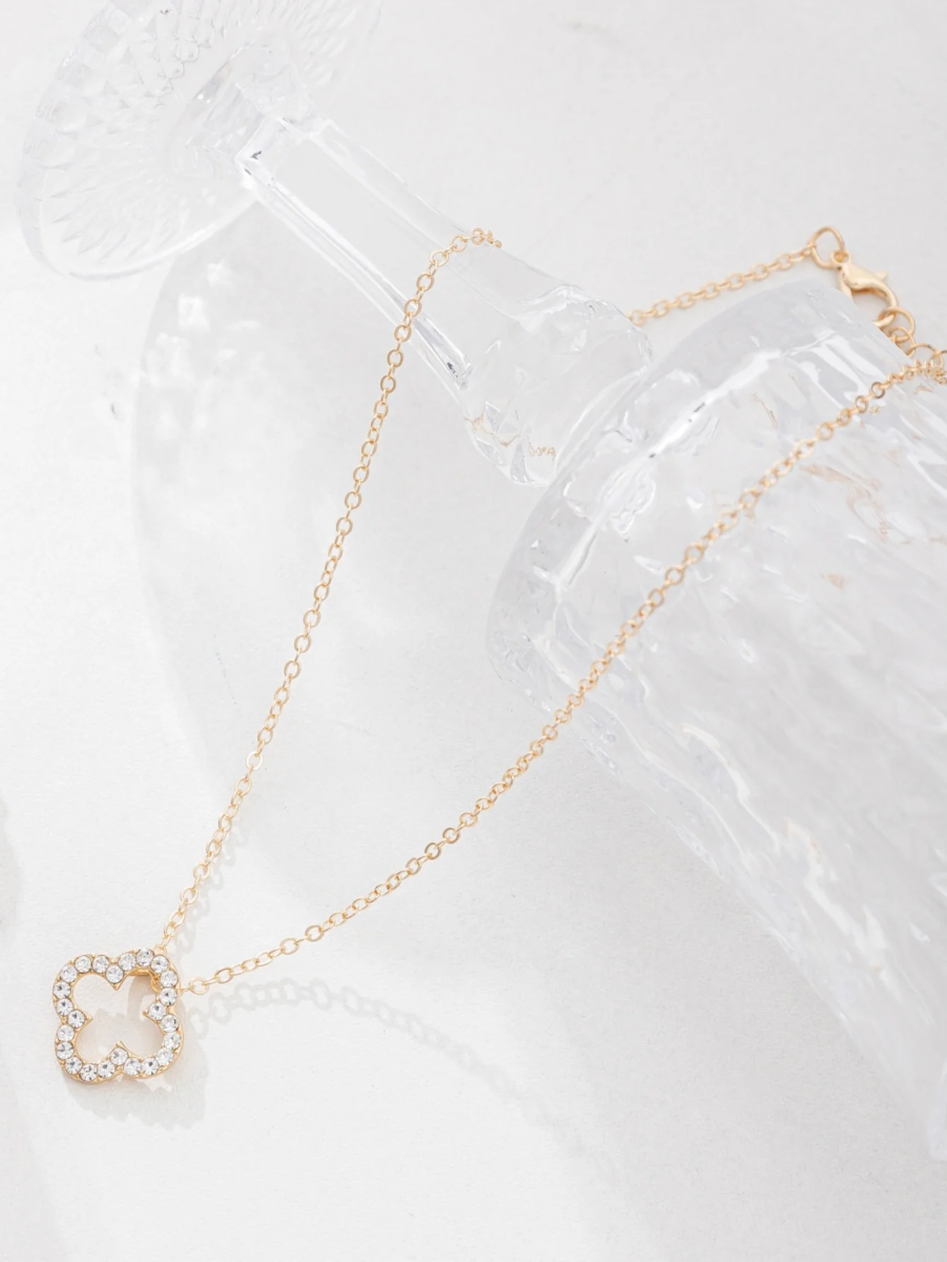 Four-leaf Clover Diamond Pendant Necklace - Image 7