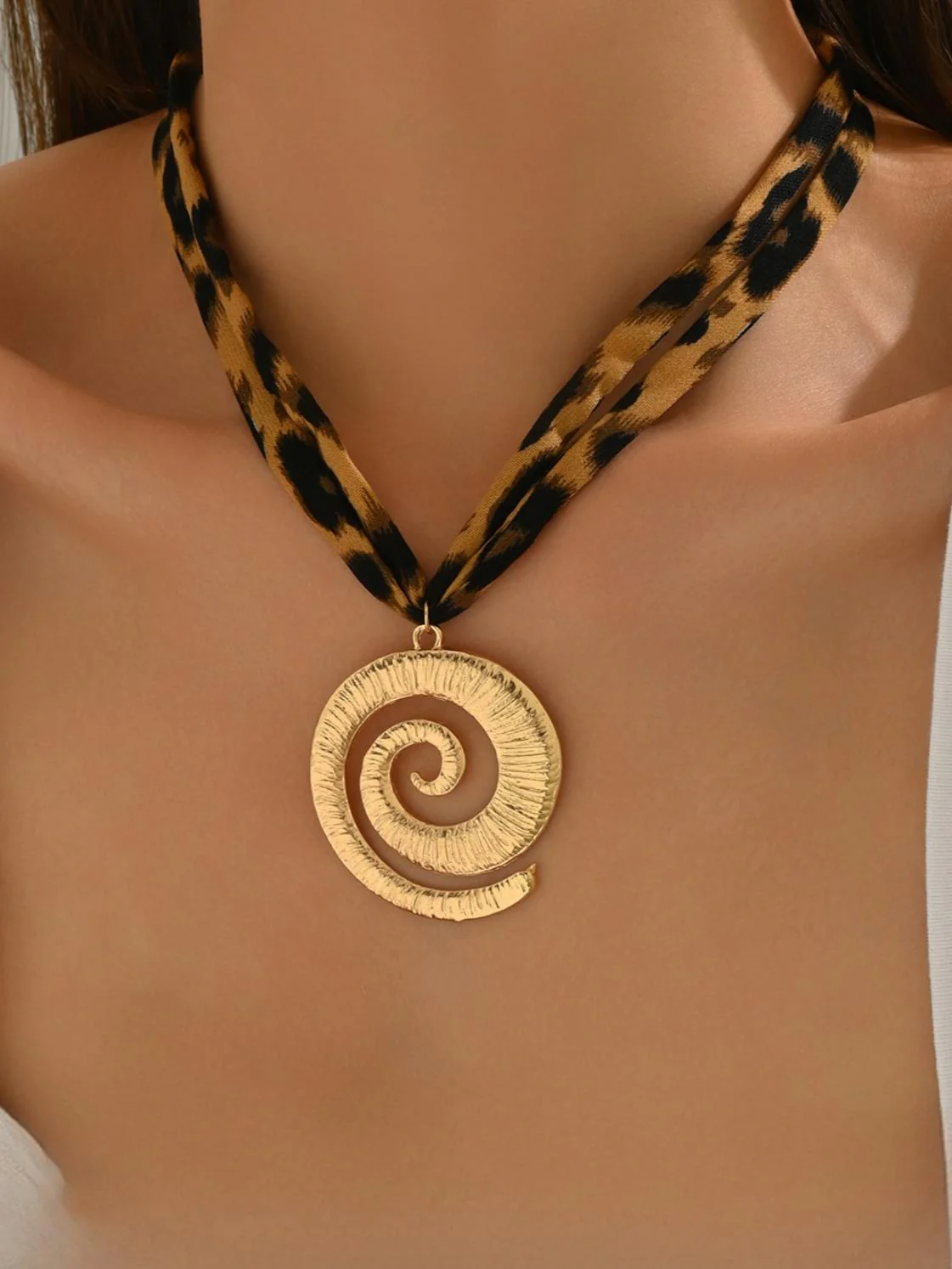 Leopard Print Seashell Starfish Necklace - Image 13