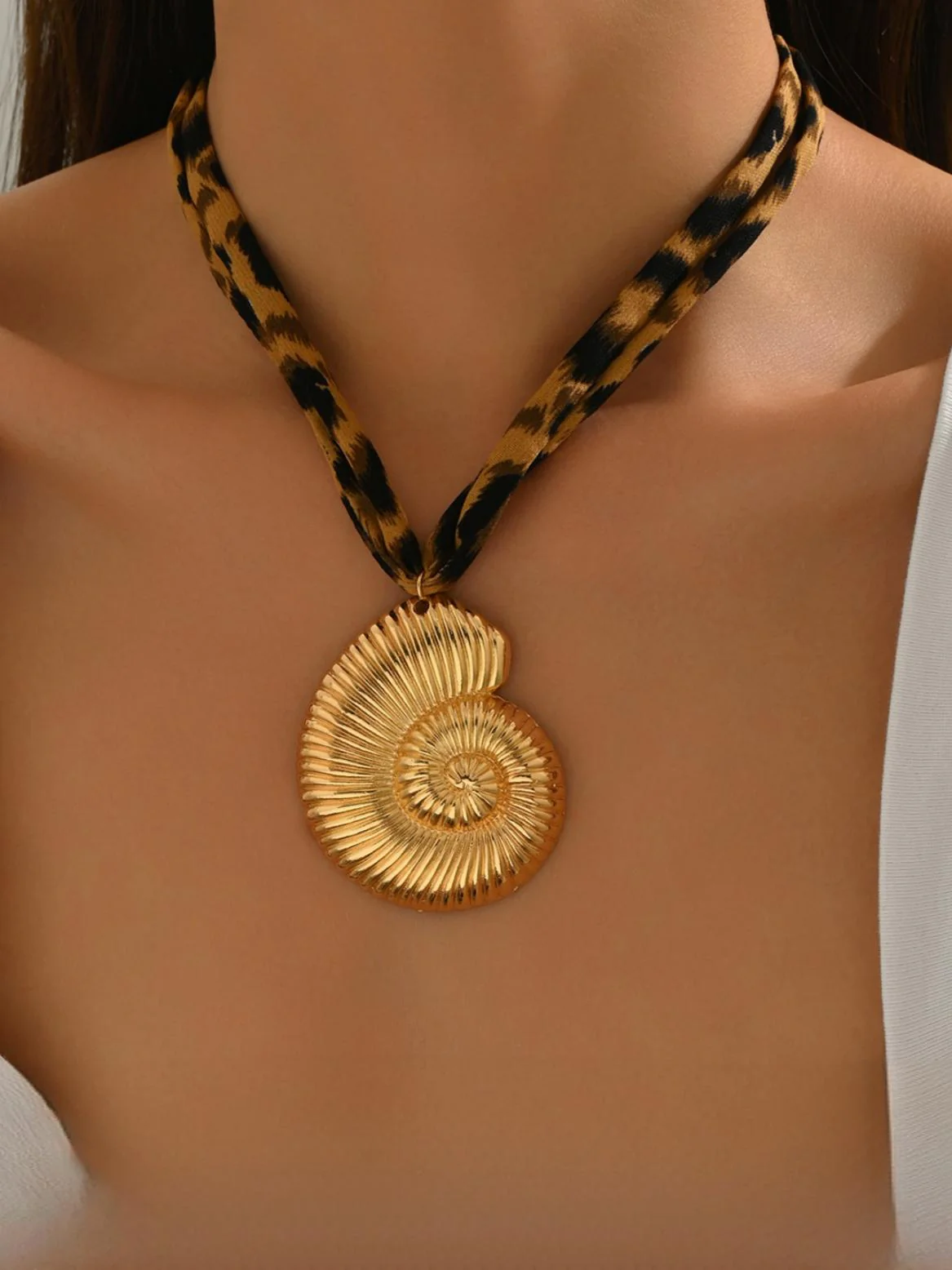 Leopard Print Seashell Starfish Necklace - Image 9