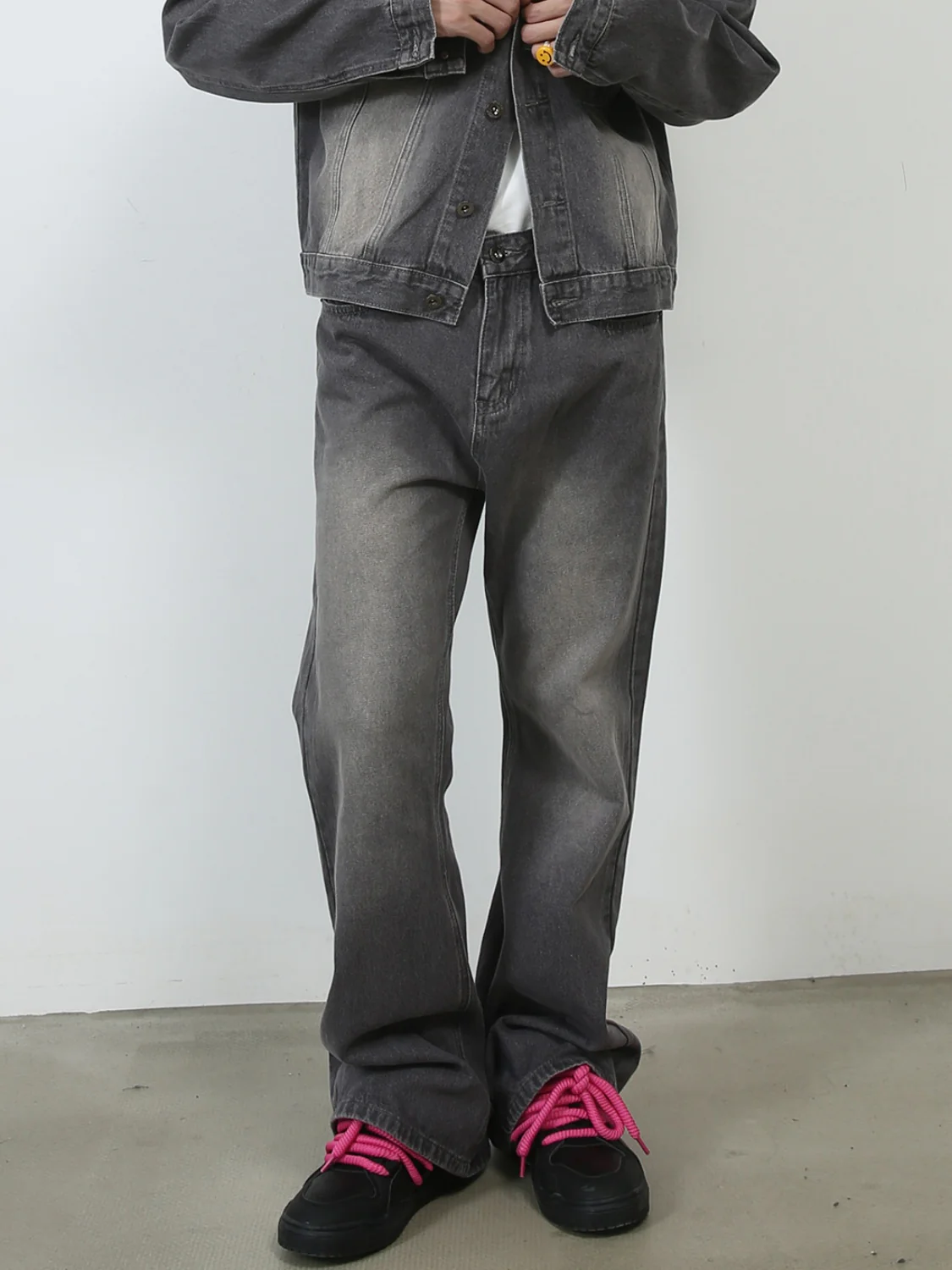 Retro Washed Denim Loose-fit Pants - Image 9