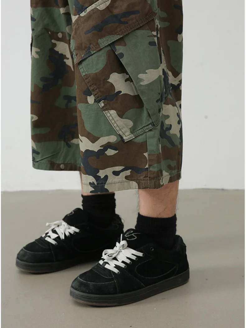 Multiple Pockets Camouflage Denim Tooling Shorts - Image 5