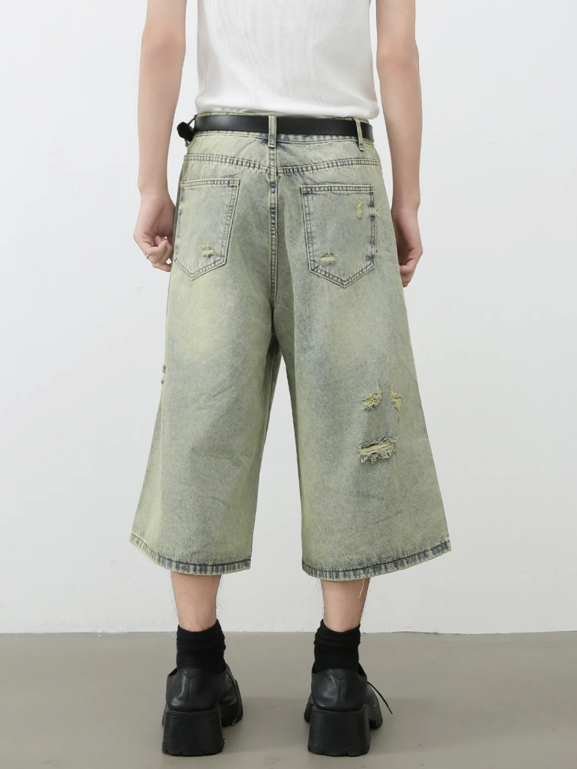 Retro Hole 7 Points Denim Shorts - Image 2