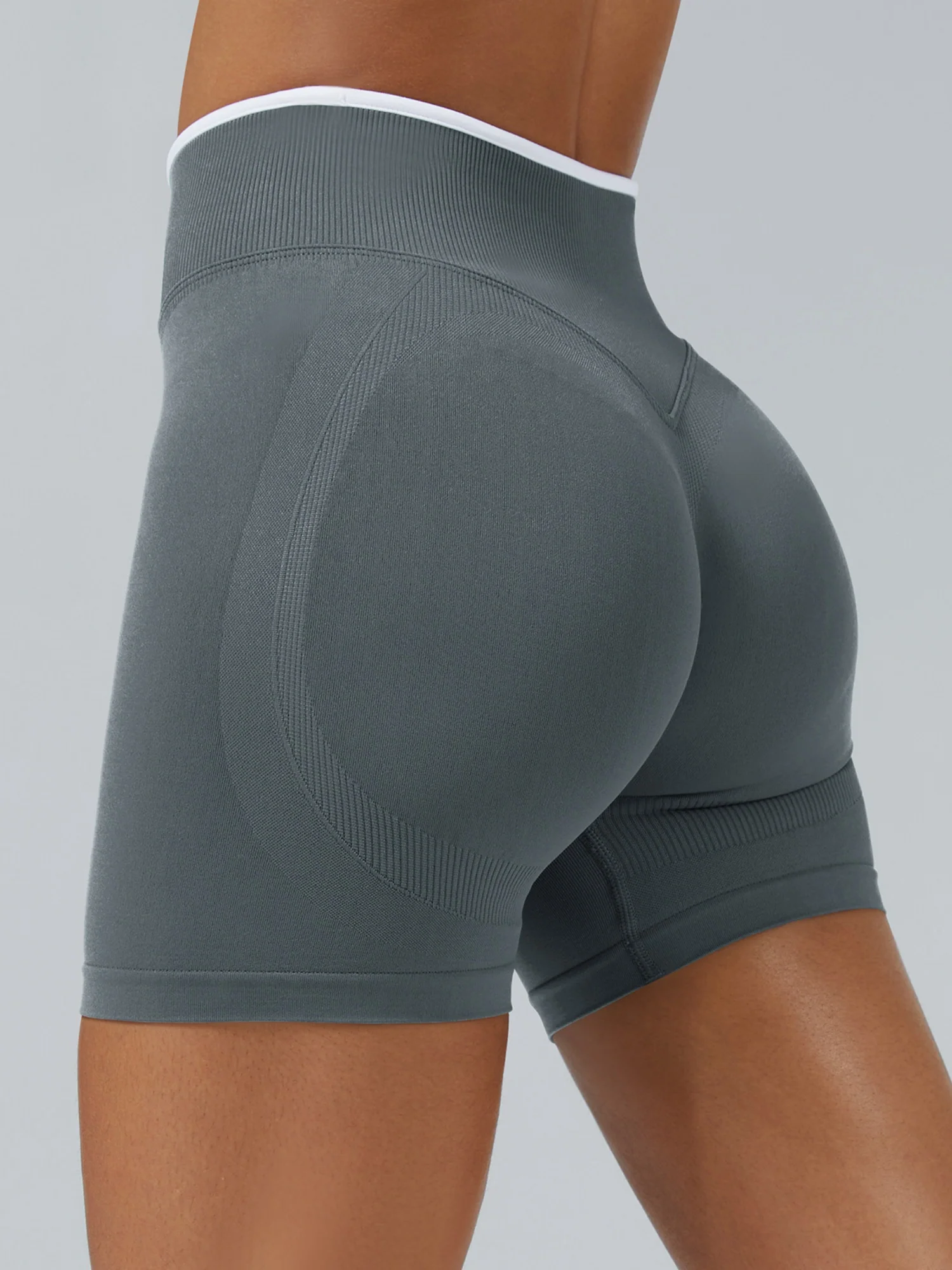 Color Matching Seamless High-waisted Hip Lift Exercise Yoga Shorts - Image 16