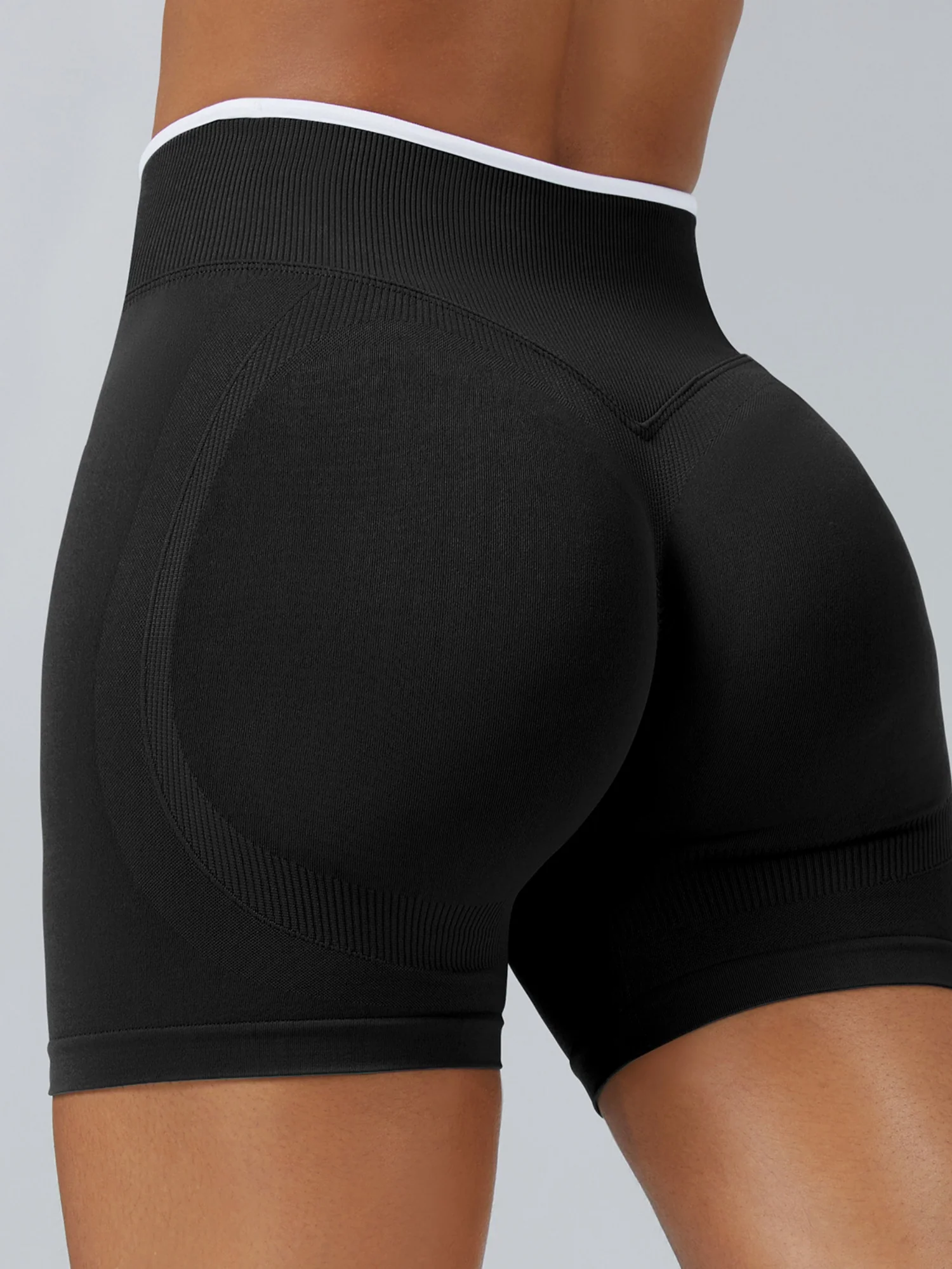 Color Matching Seamless High-waisted Hip Lift Exercise Yoga Shorts - Image 6