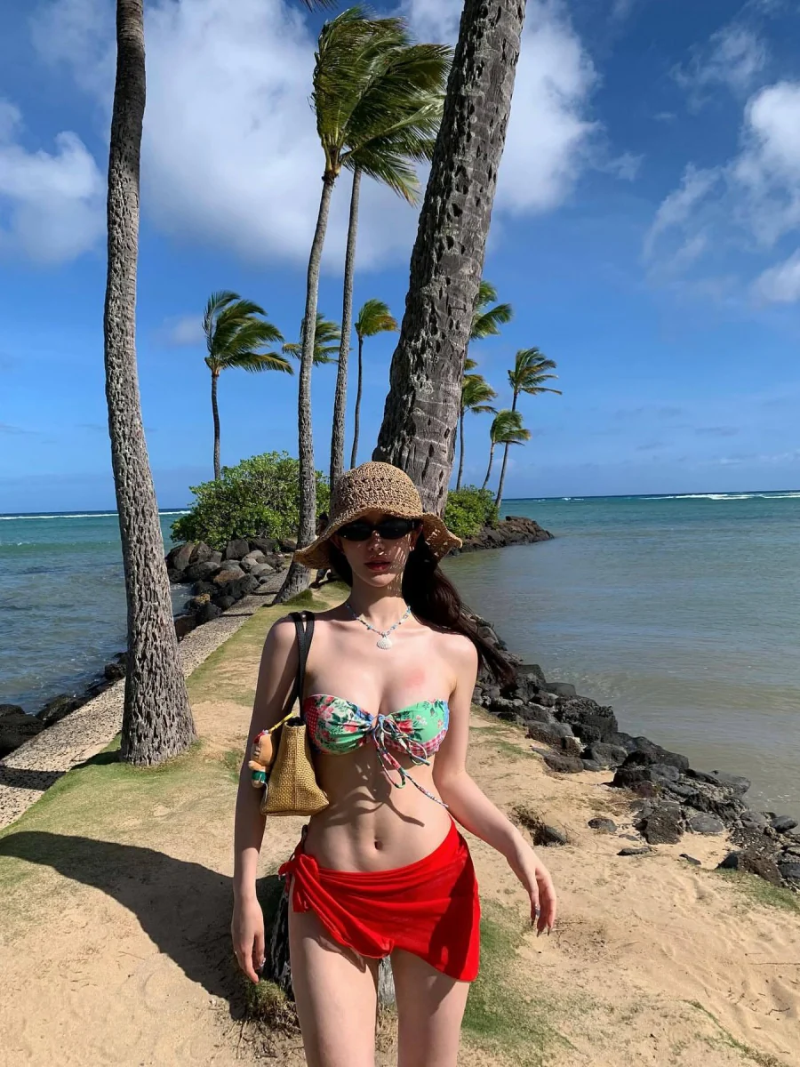 Floral Print Bikini Three-piece Set - Image 2