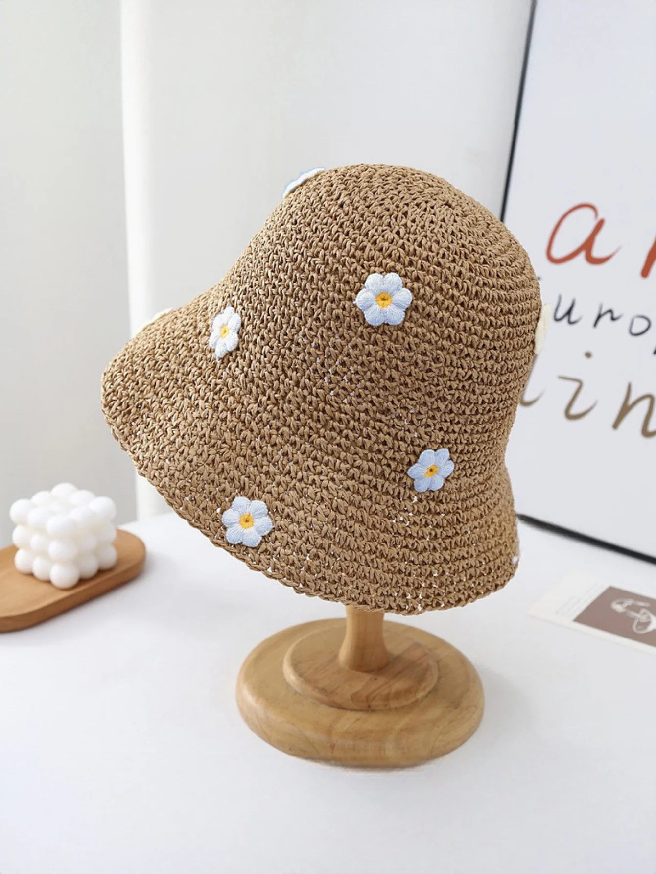 Little Flower Straw Hat - Image 3