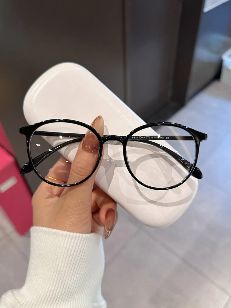 Eyeglasses - Image 3